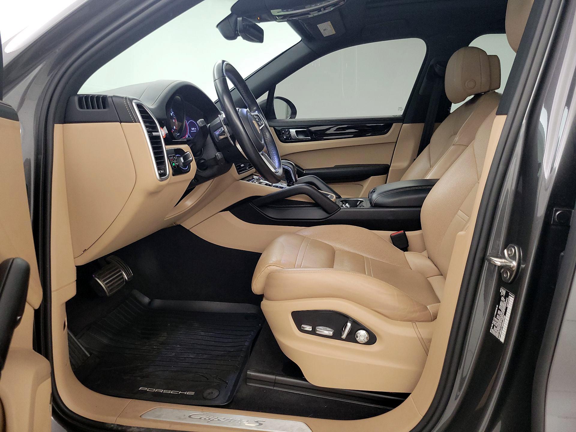 Thumbnail: 2019 Porsche Cayenne - 11