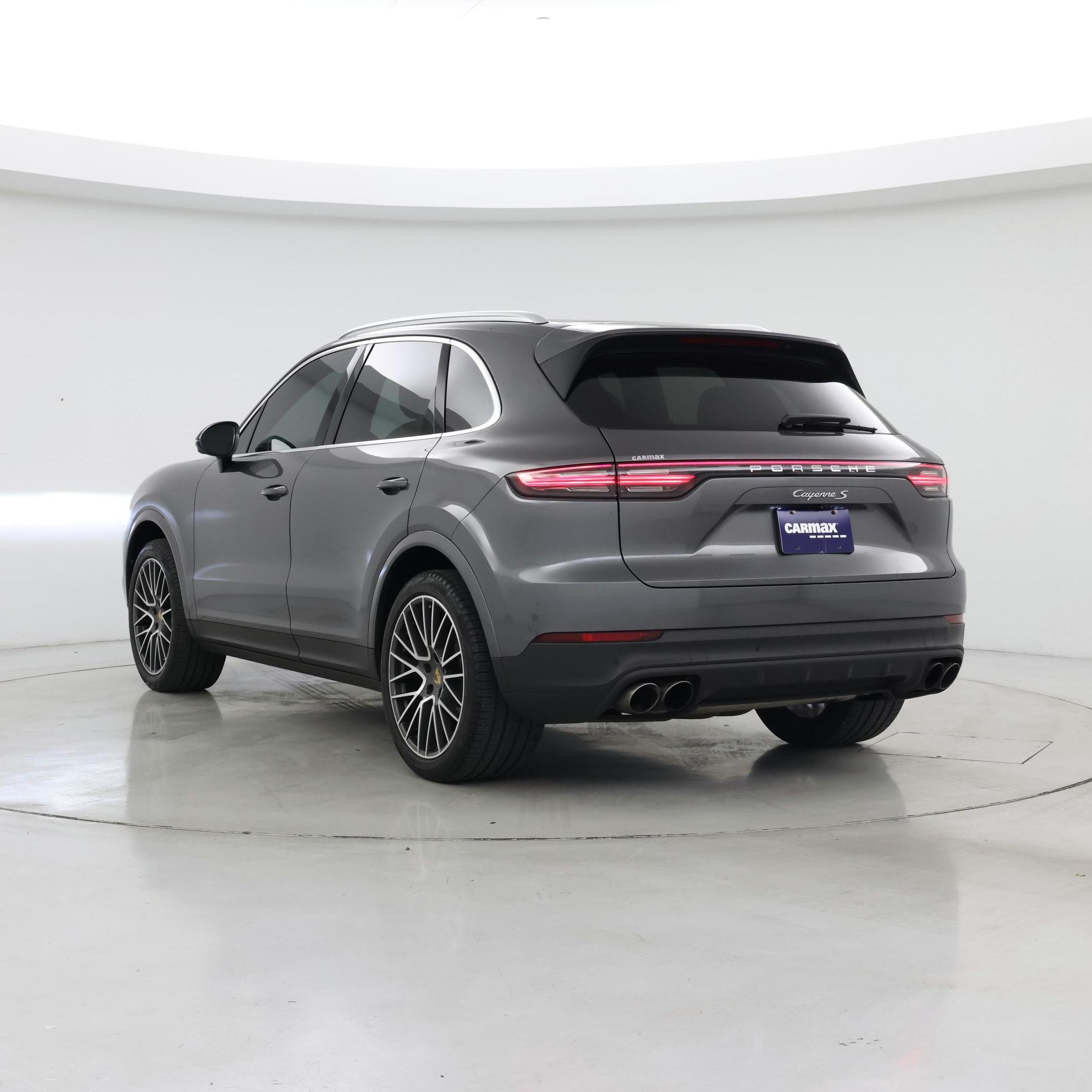 Thumbnail: 2019 Porsche Cayenne - 2