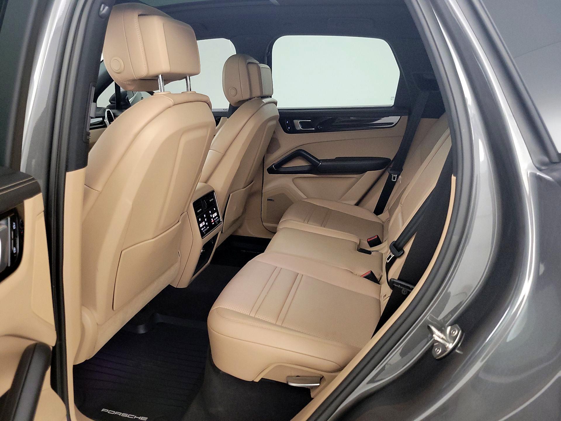 Thumbnail: 2019 Porsche Cayenne - 20