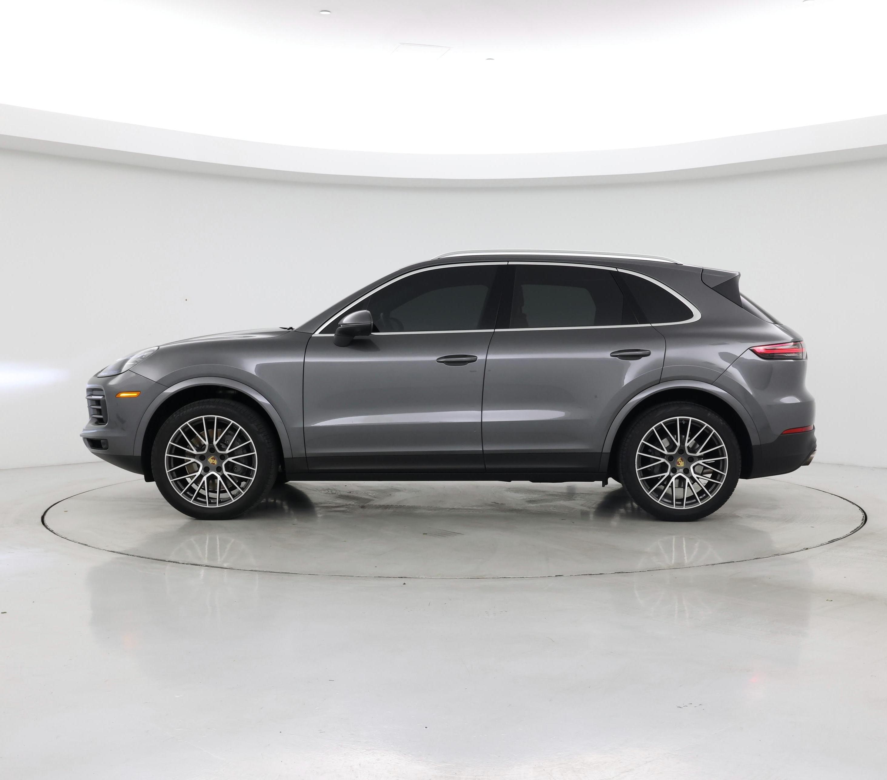 Thumbnail: 2019 Porsche Cayenne - 3