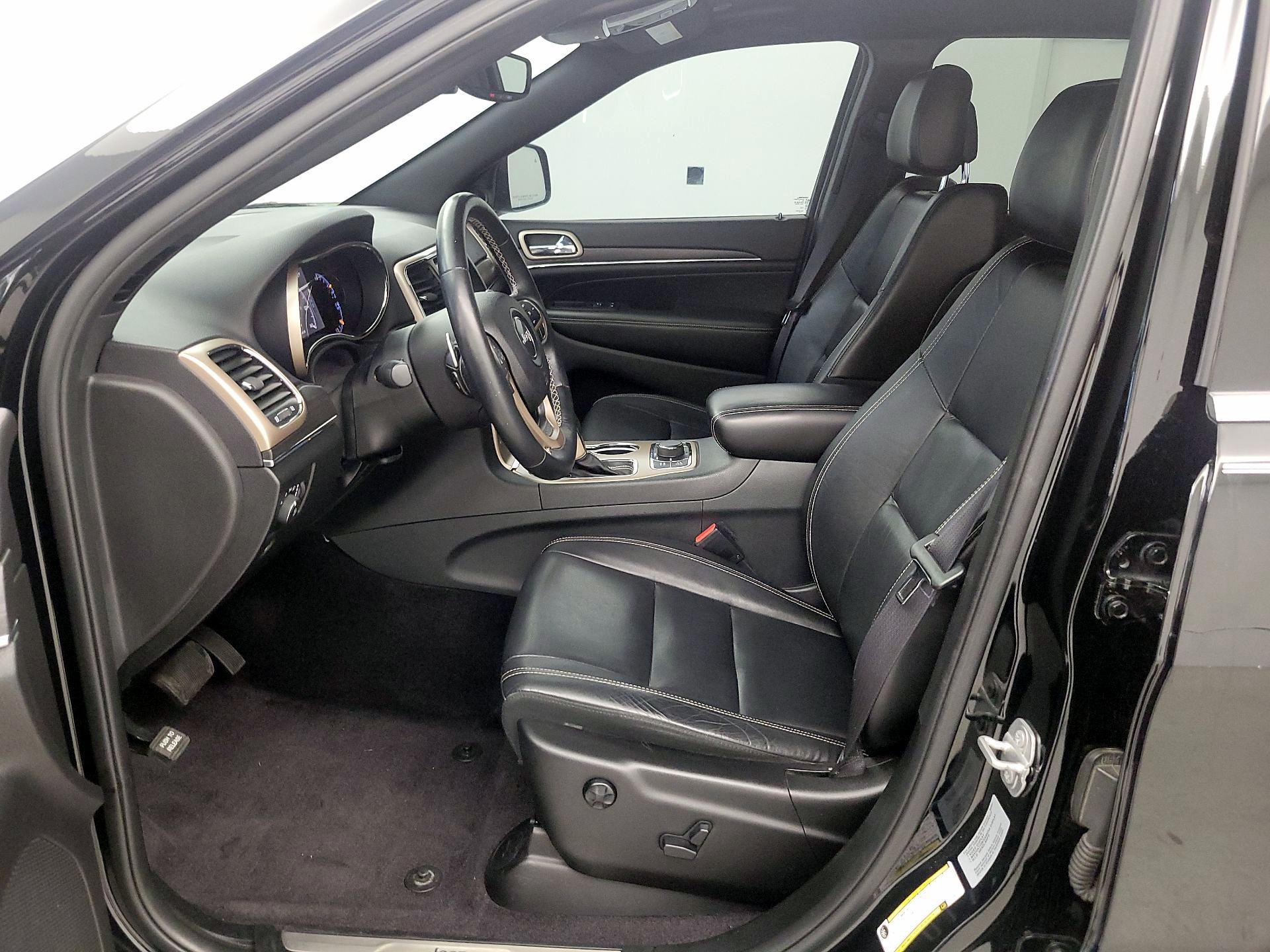 Thumbnail: 2017 Jeep Grand Cherokee - 11