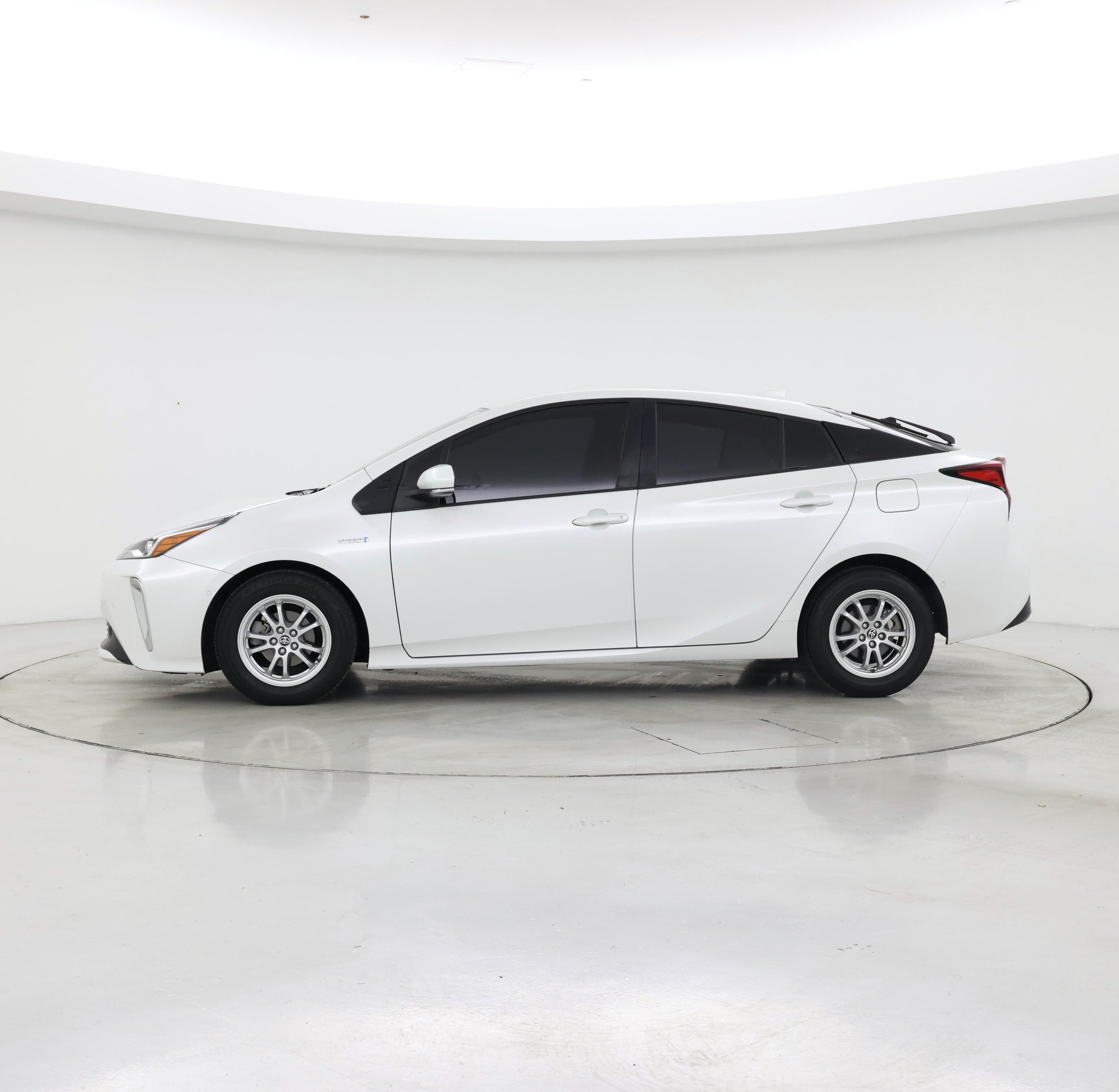 Thumbnail: 2021 Toyota Prius - 3