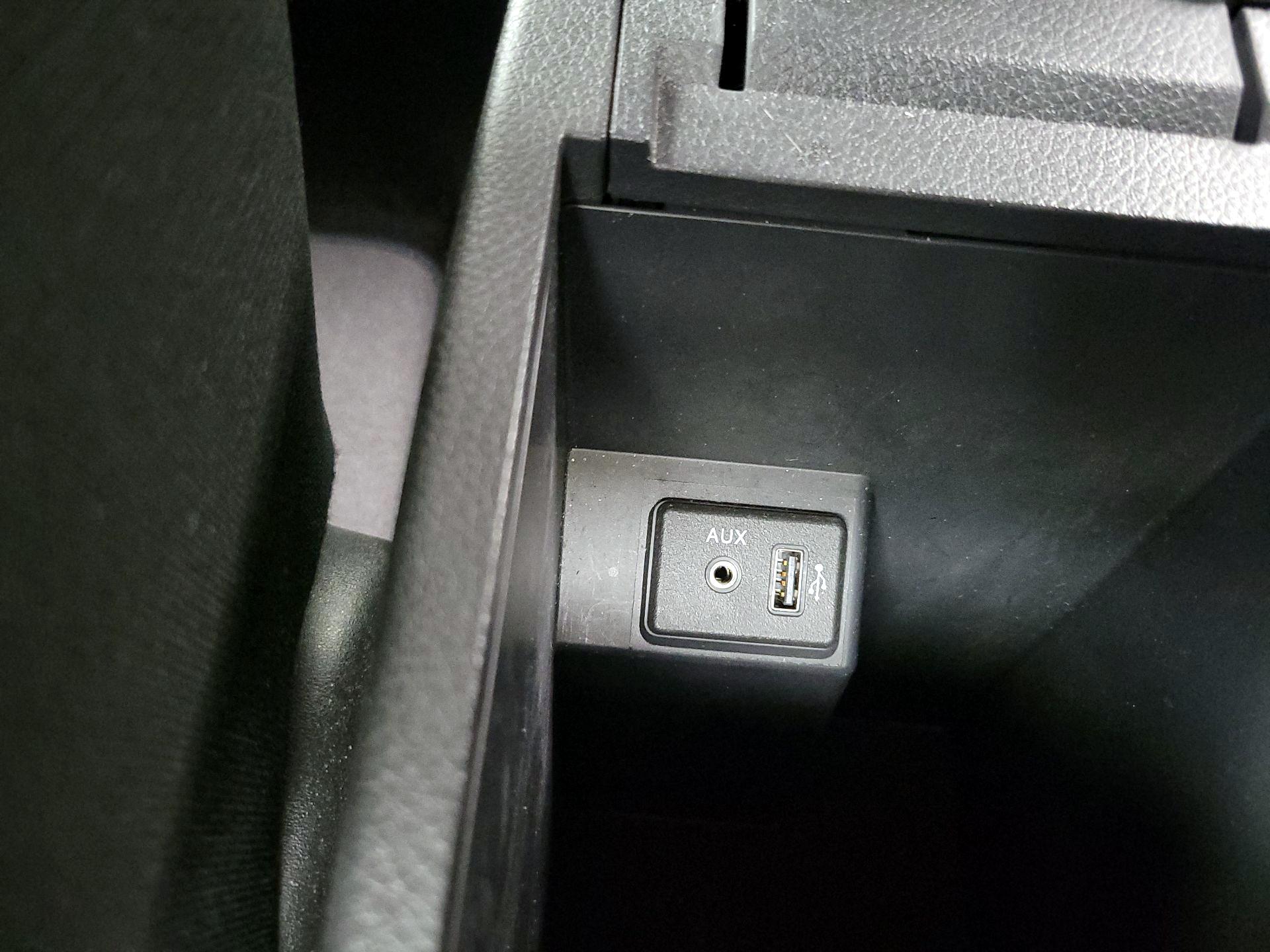 Thumbnail: 2019 Nissan Sentra - 18