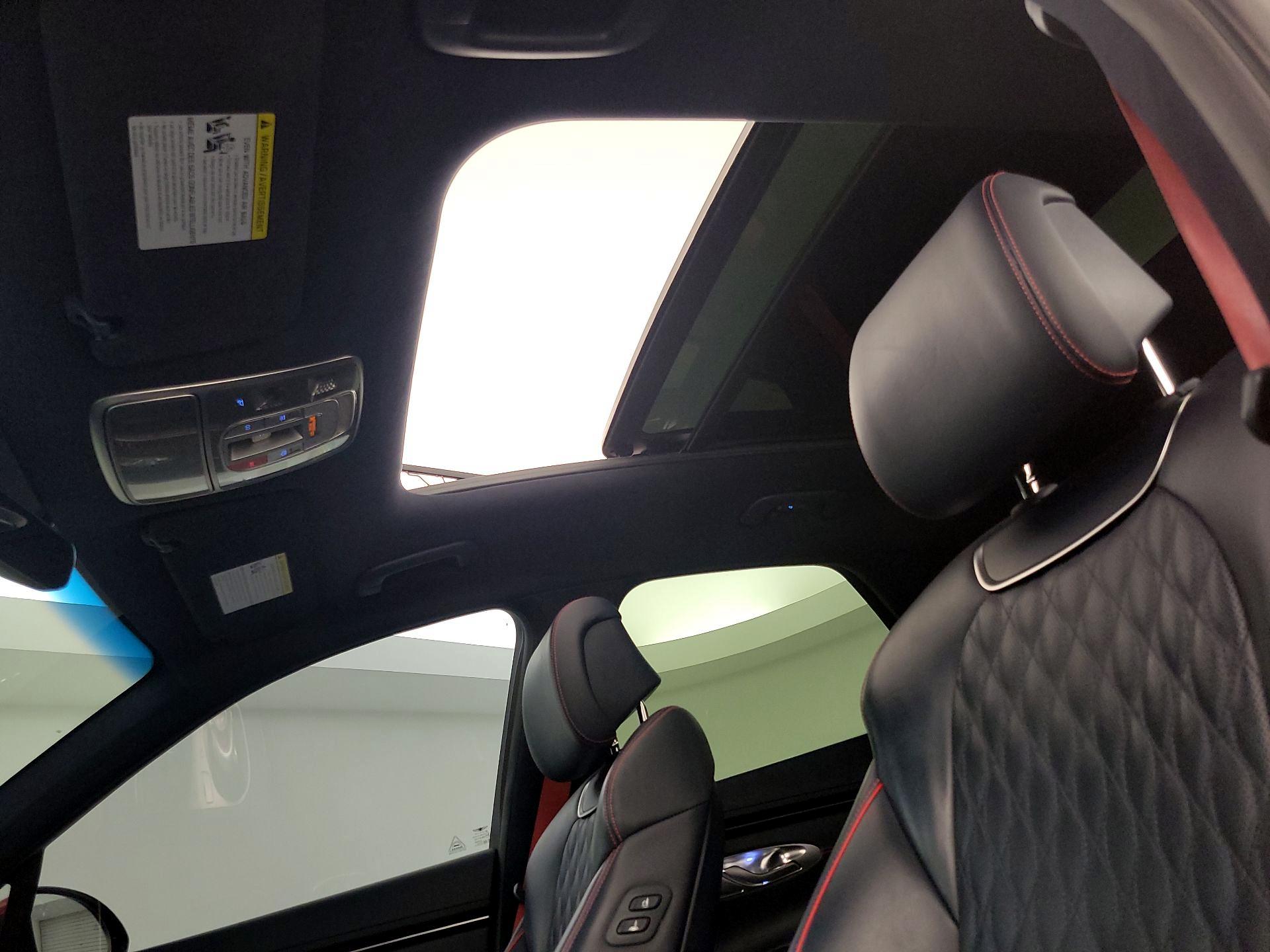 Thumbnail: 2022 Genesis GV70 - 19
