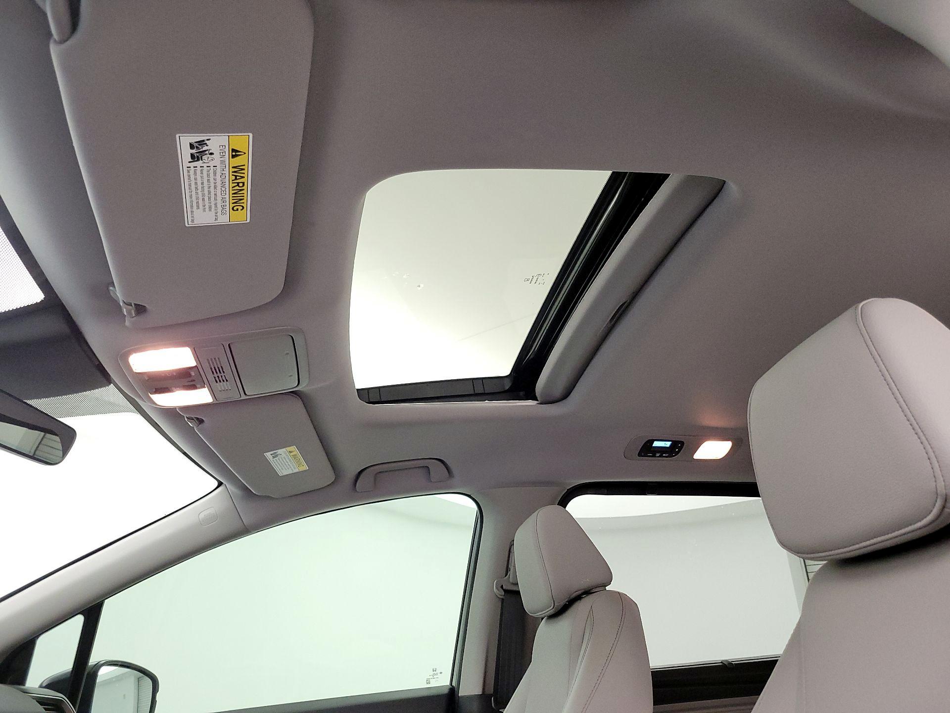 Thumbnail: 2022 Honda Odyssey - 19