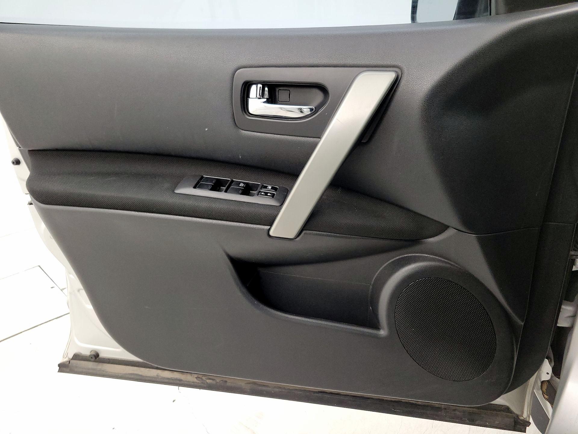 Thumbnail: 2013 Nissan Rogue - 12