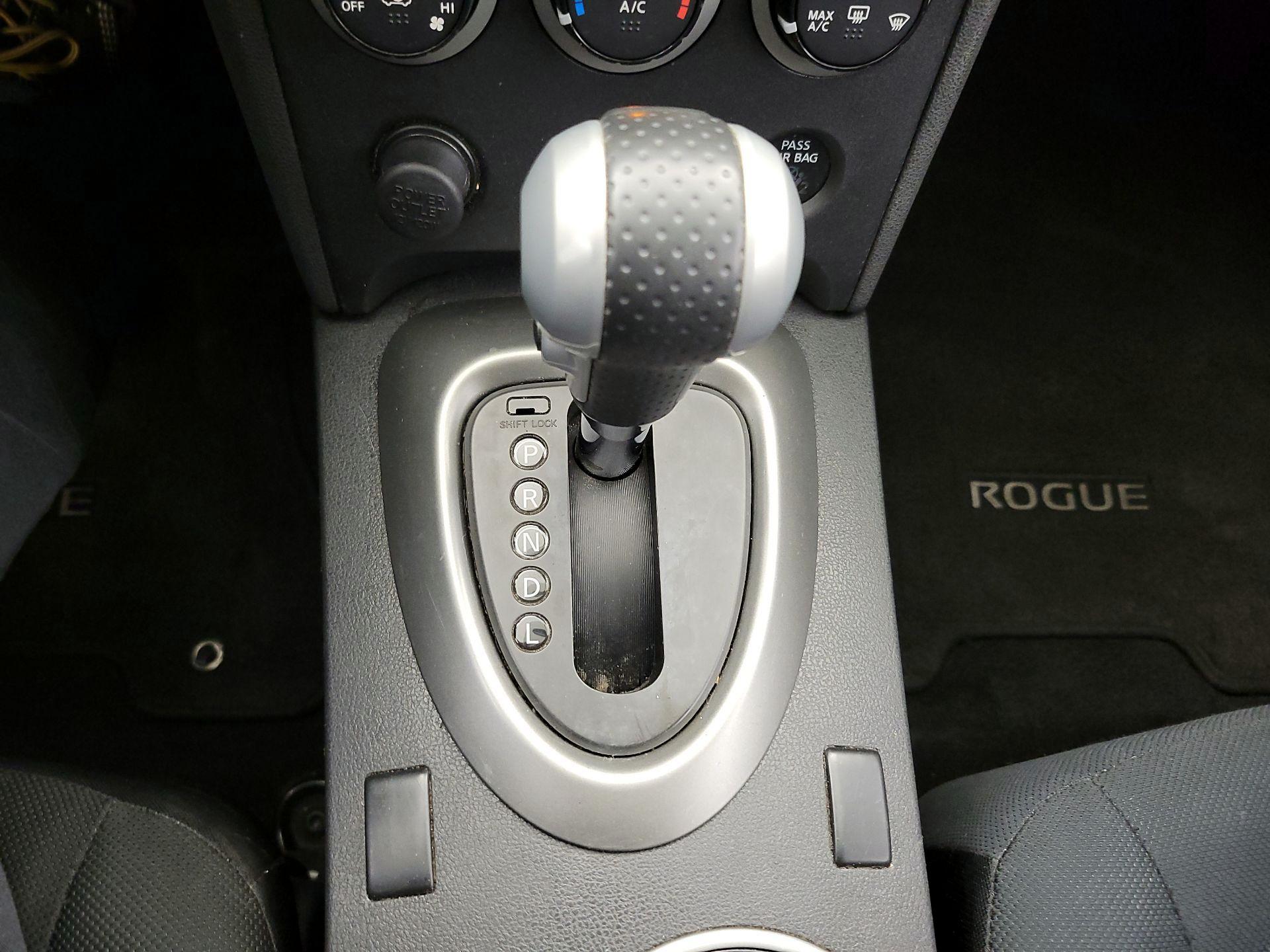 Thumbnail: 2013 Nissan Rogue - 17