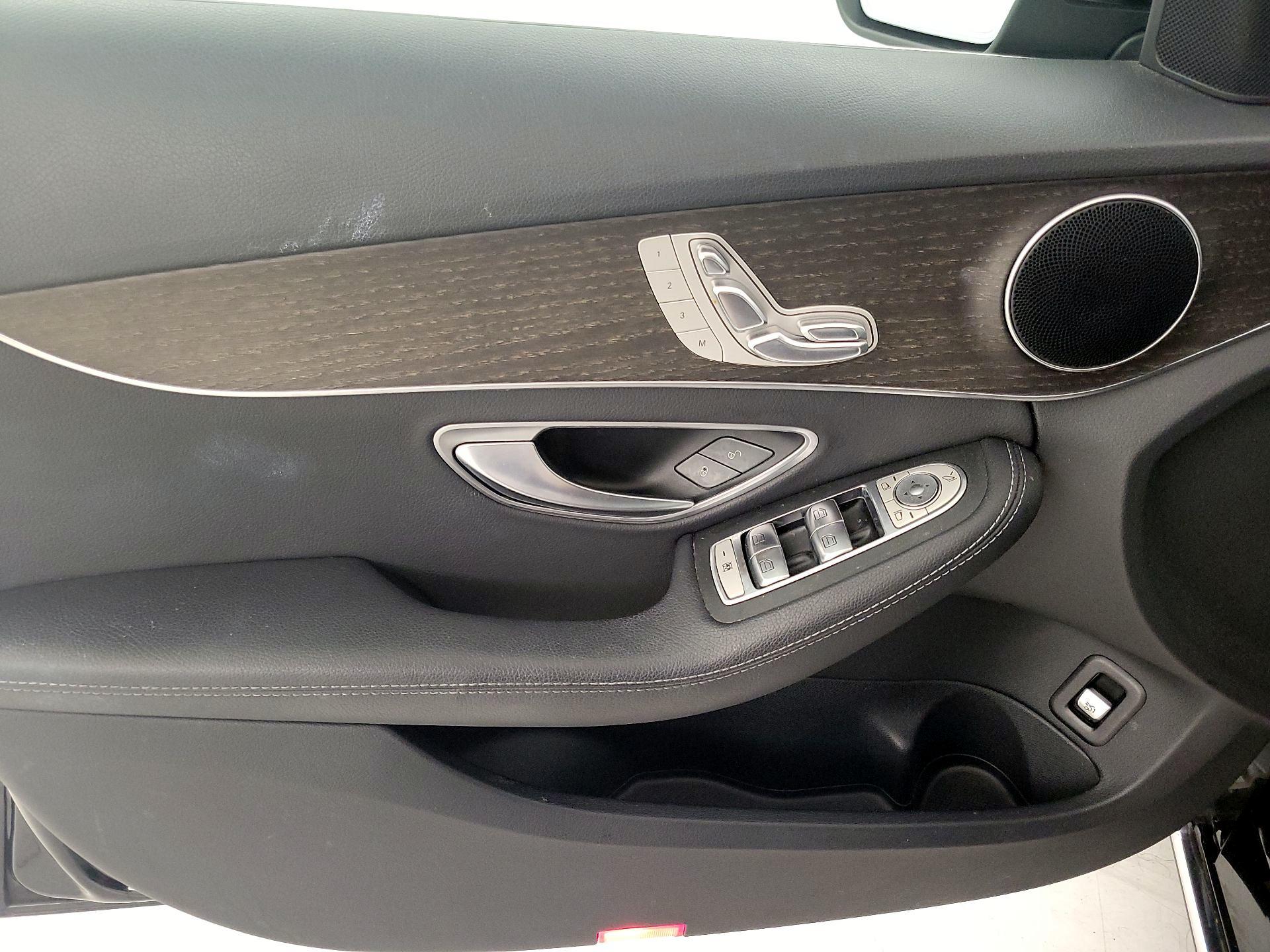 Thumbnail: 2020 Mercedes-Benz C-Class - 12