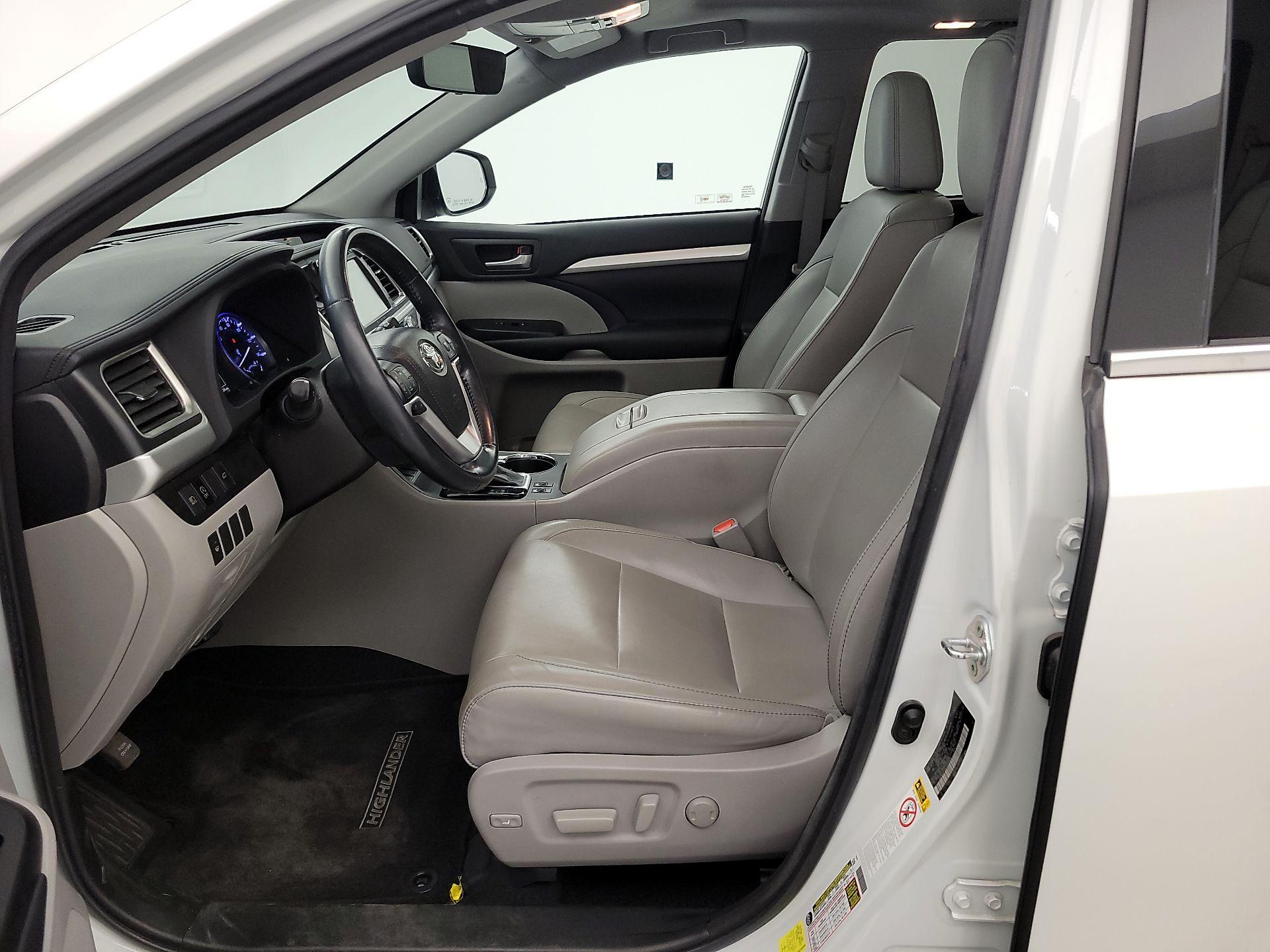 Thumbnail: 2018 Toyota Highlander - 11