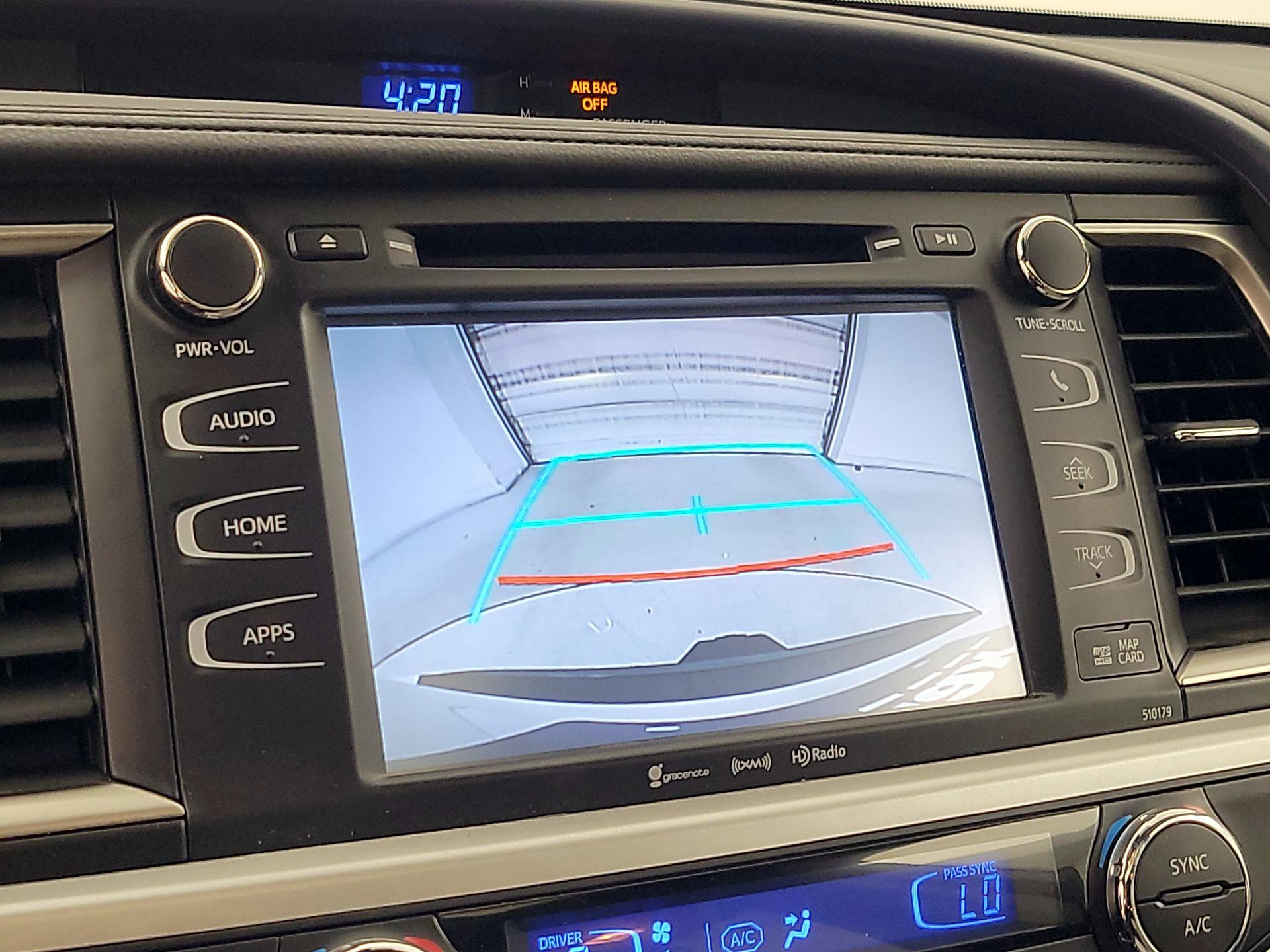 Thumbnail: 2018 Toyota Highlander - 14