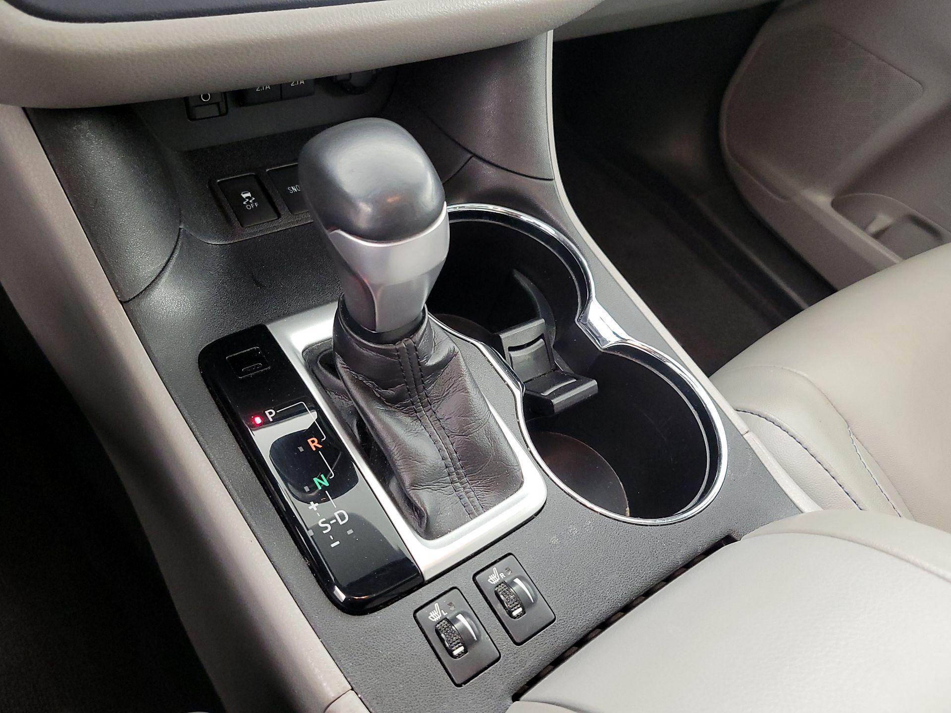 Thumbnail: 2018 Toyota Highlander - 17