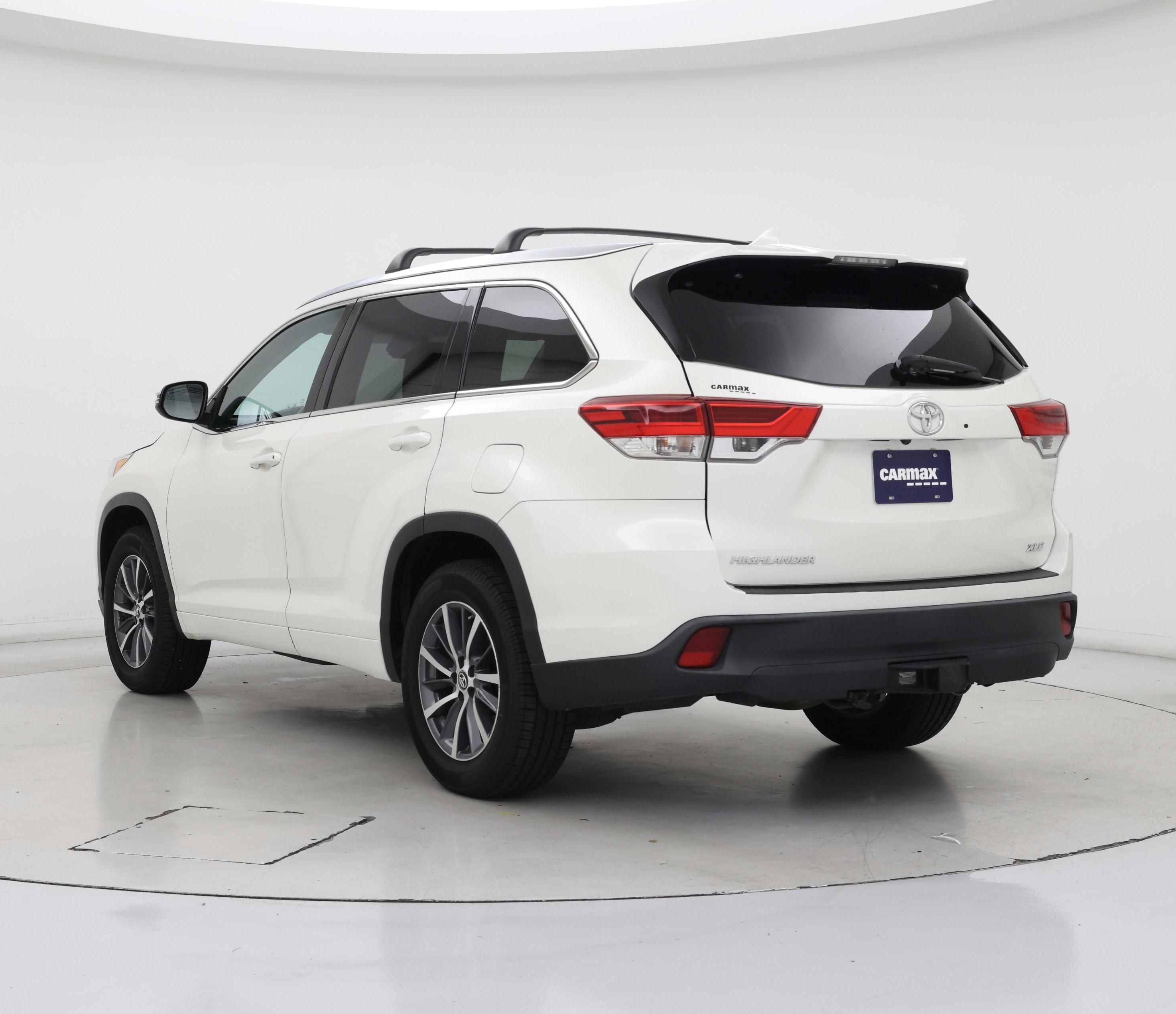 Thumbnail: 2018 Toyota Highlander - 2