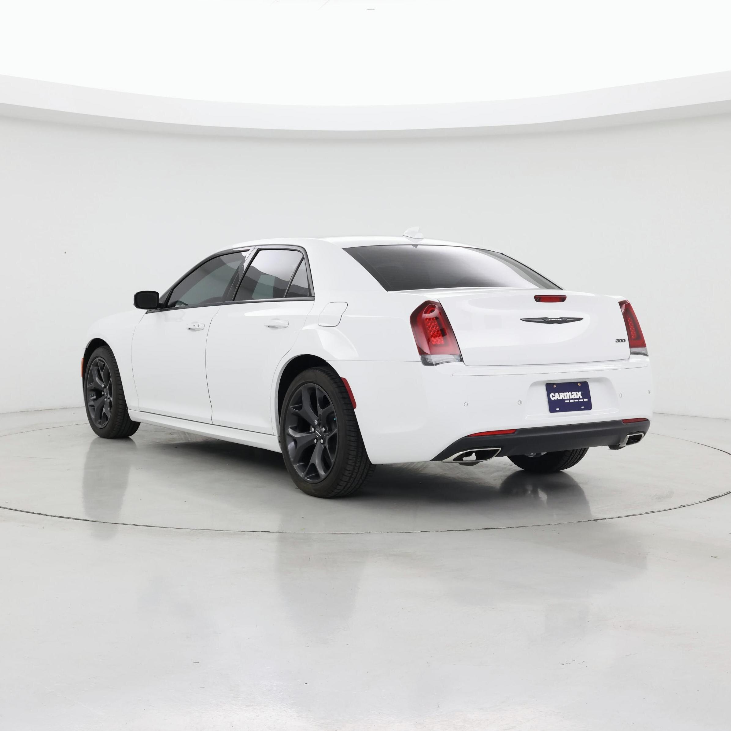 Thumbnail: 2023 Chrysler 300 - 2