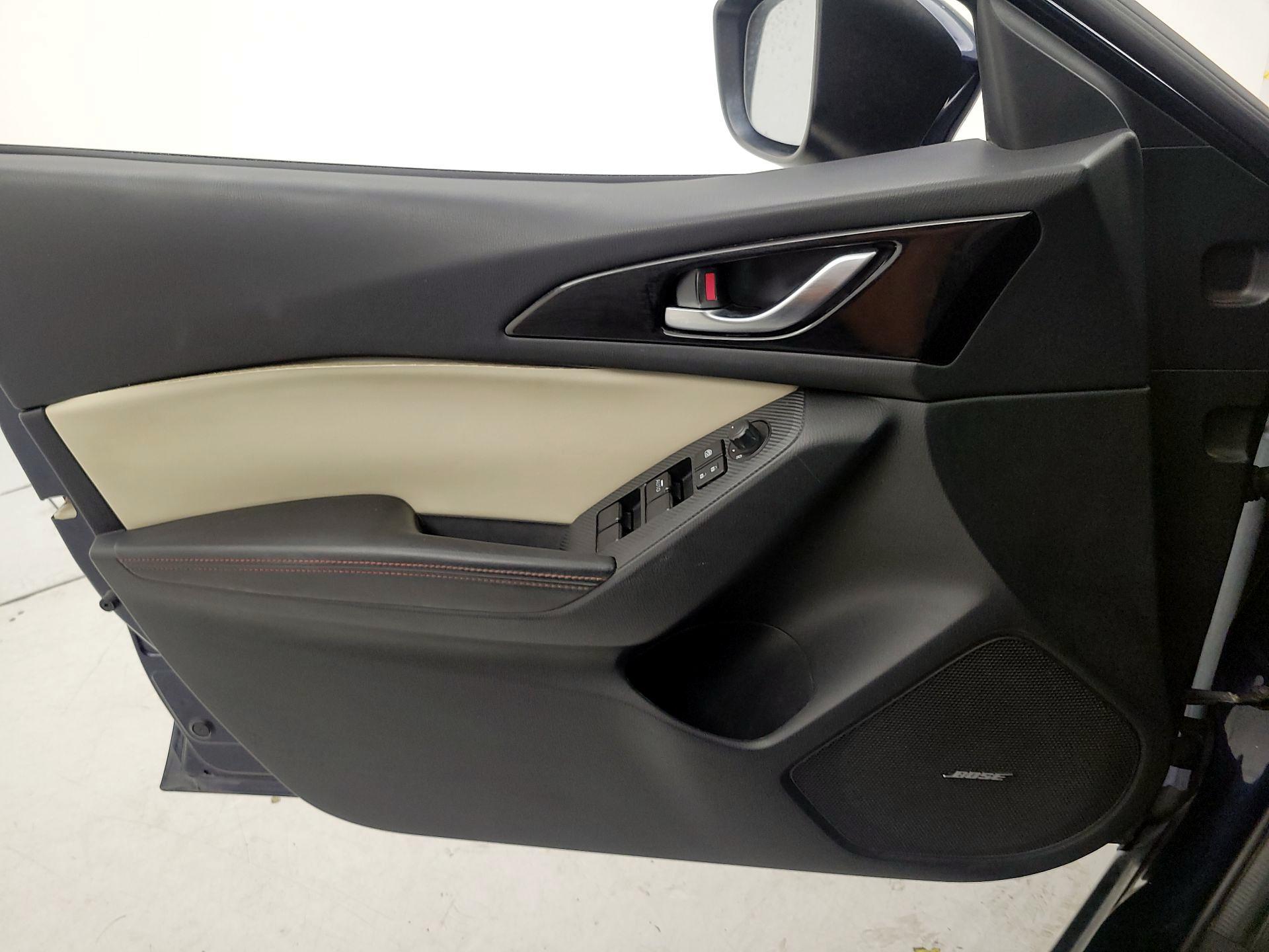 Thumbnail: 2016 Mazda Mazda3 - 12