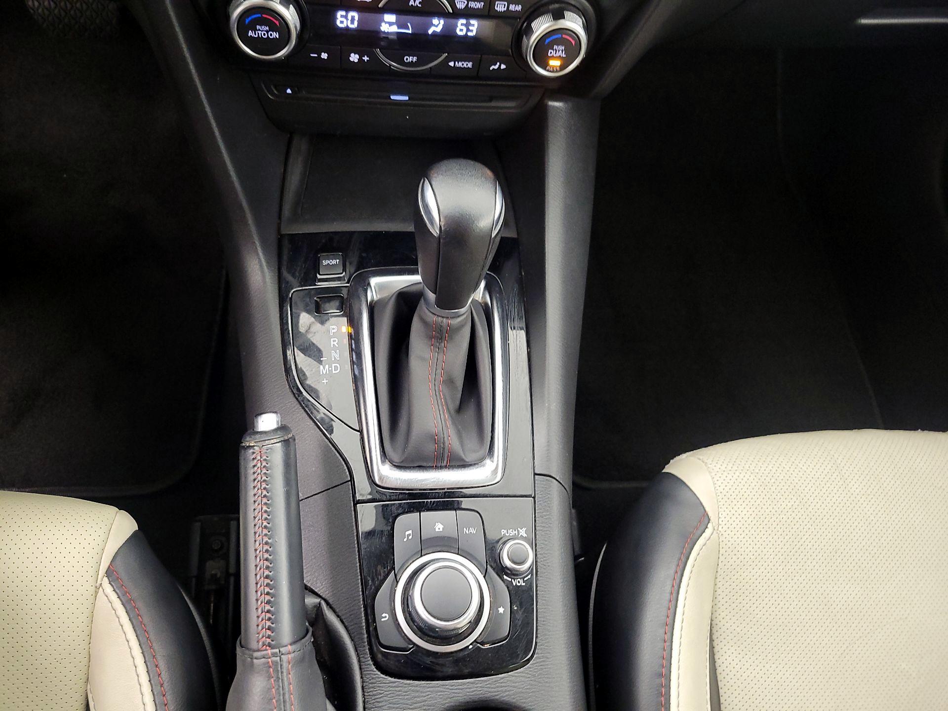 Thumbnail: 2016 Mazda Mazda3 - 17