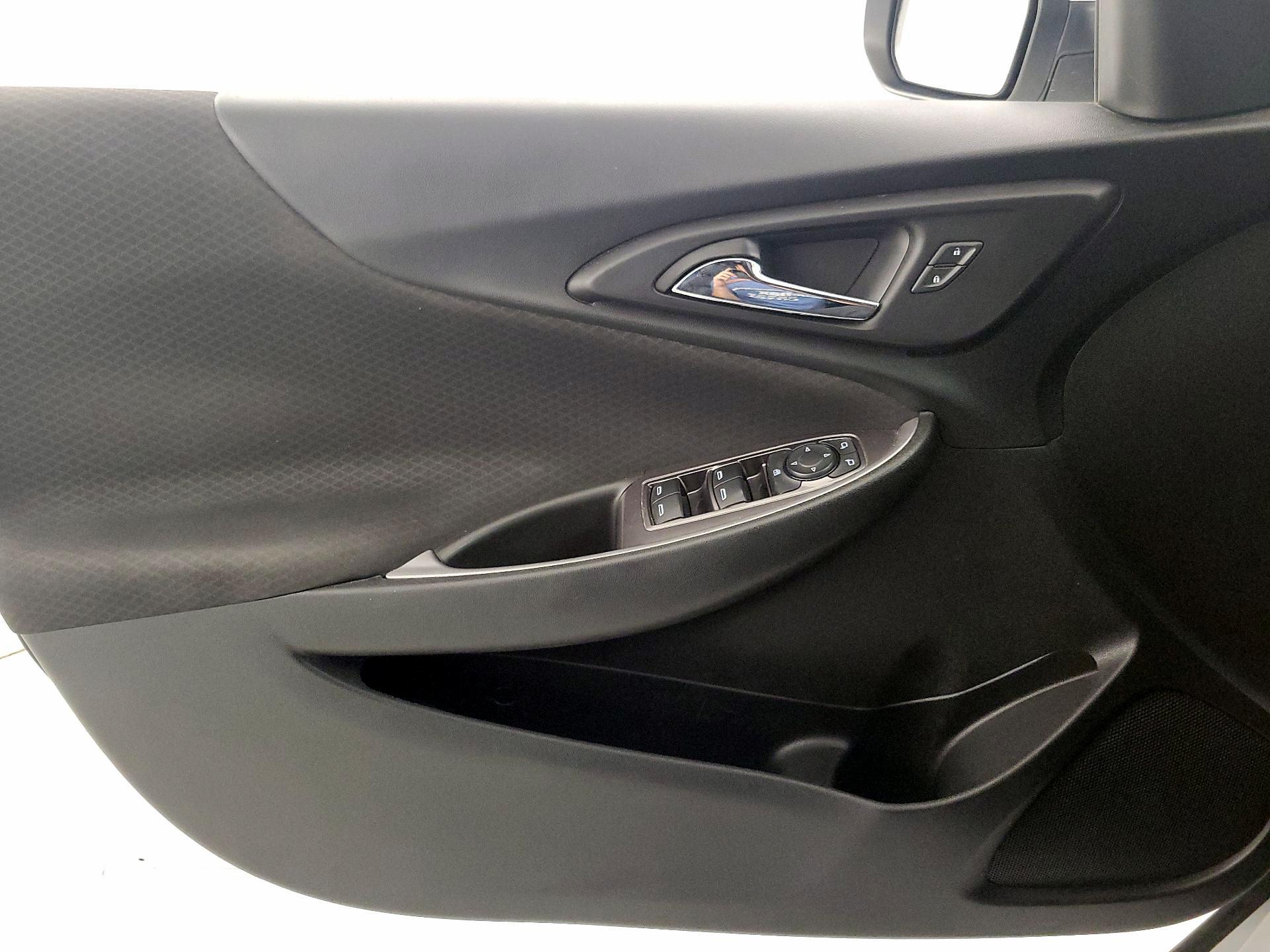 Thumbnail: 2019 Chevrolet Malibu - 12