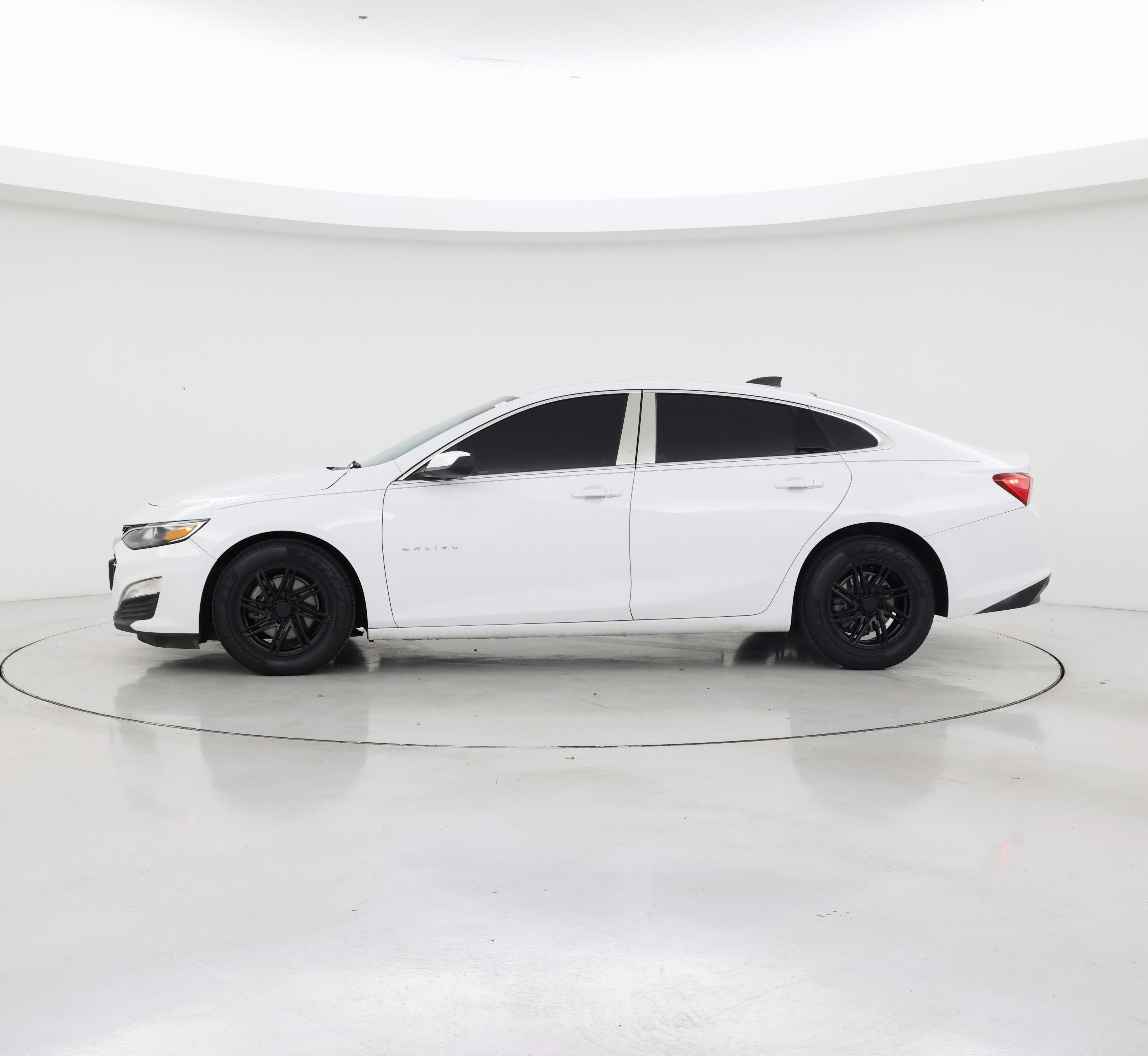 Thumbnail: 2019 Chevrolet Malibu - 3