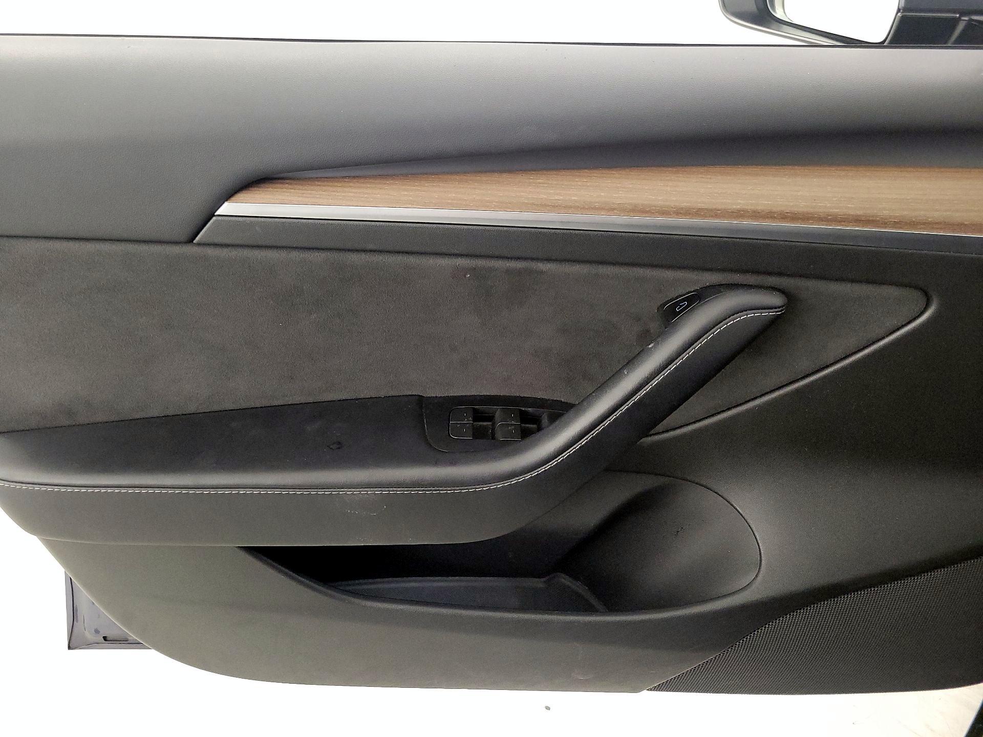 Thumbnail: 2023 Tesla Model 3 - 12