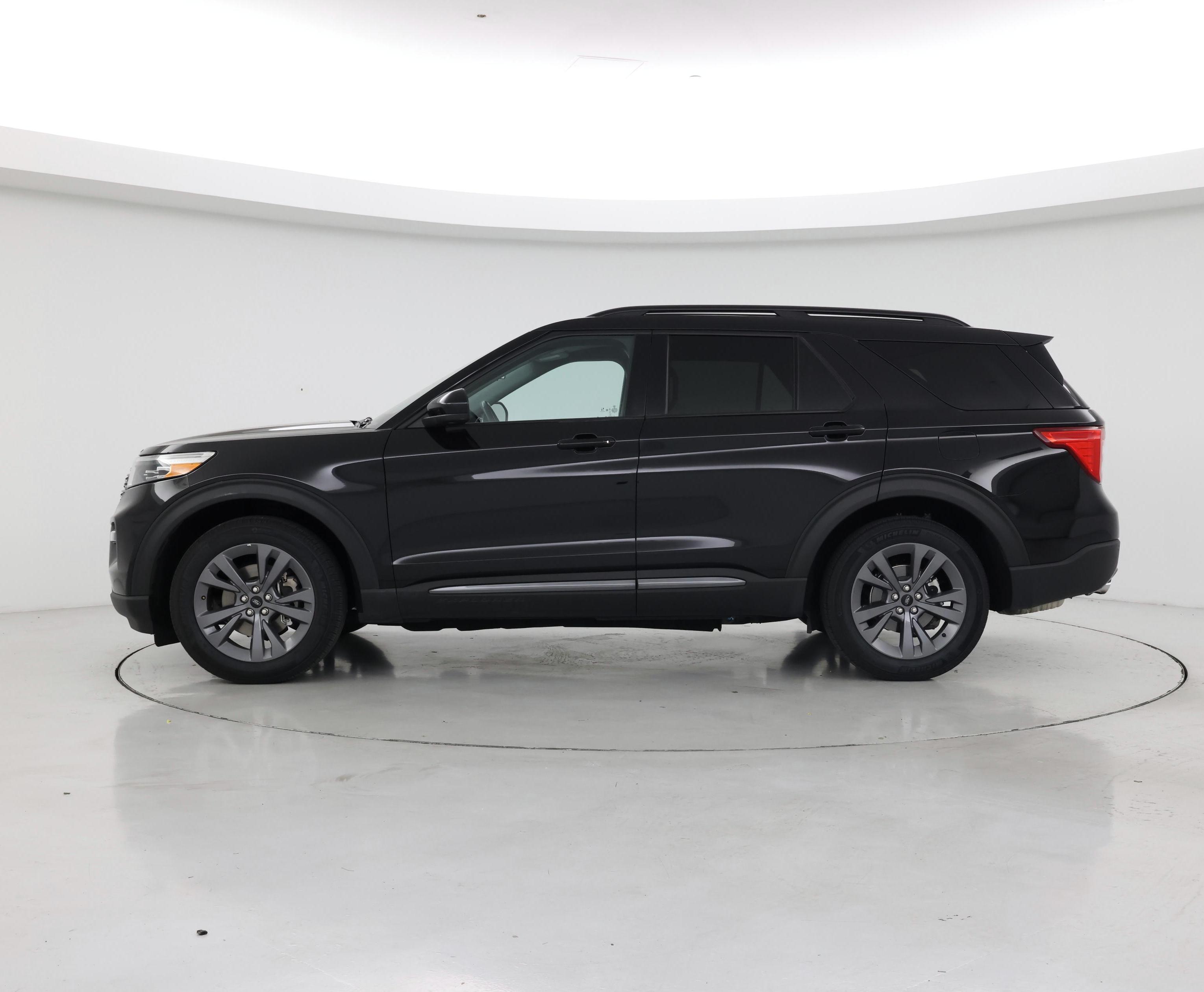 Thumbnail: 2022 Ford Explorer - 3