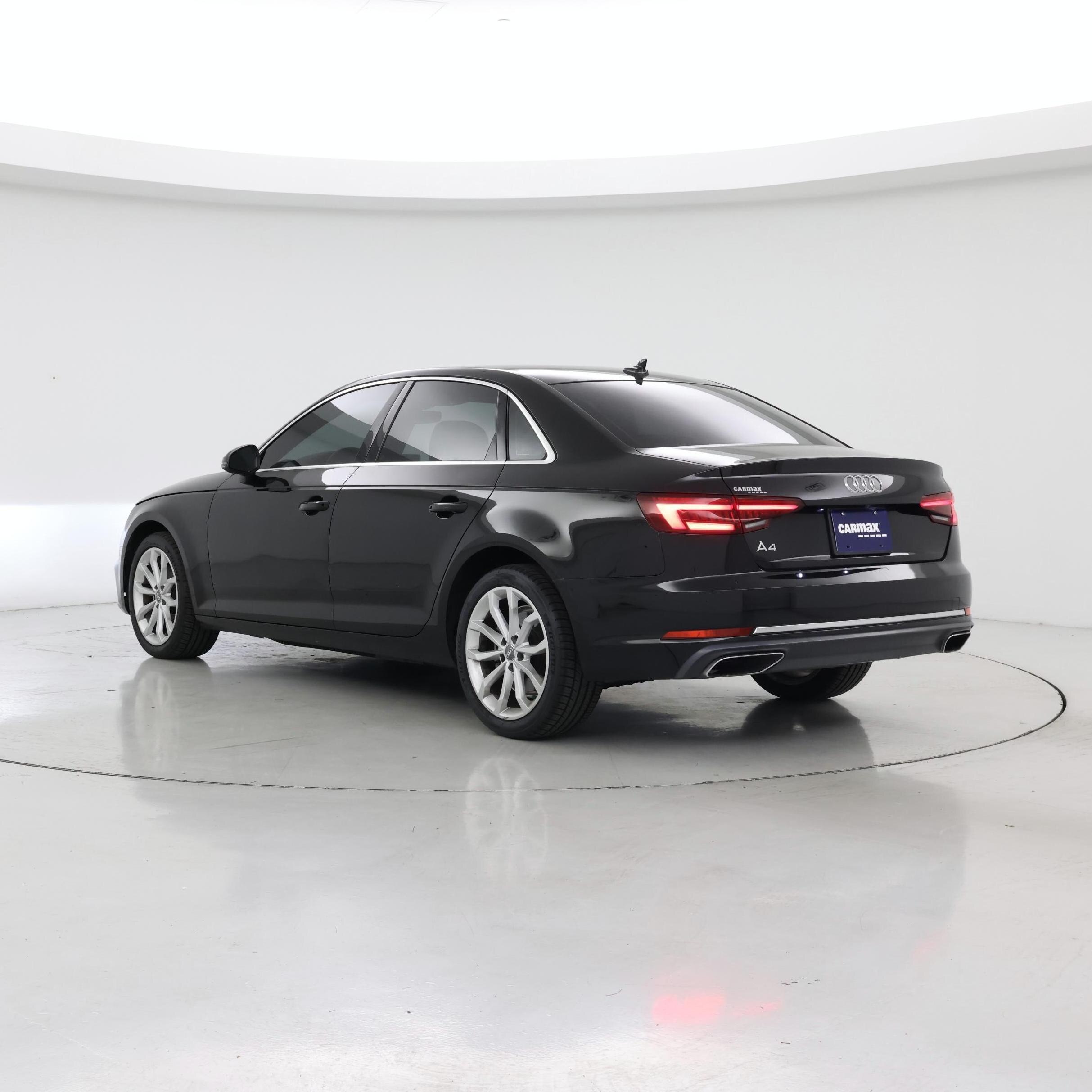Thumbnail: 2019 Audi A4 - 2