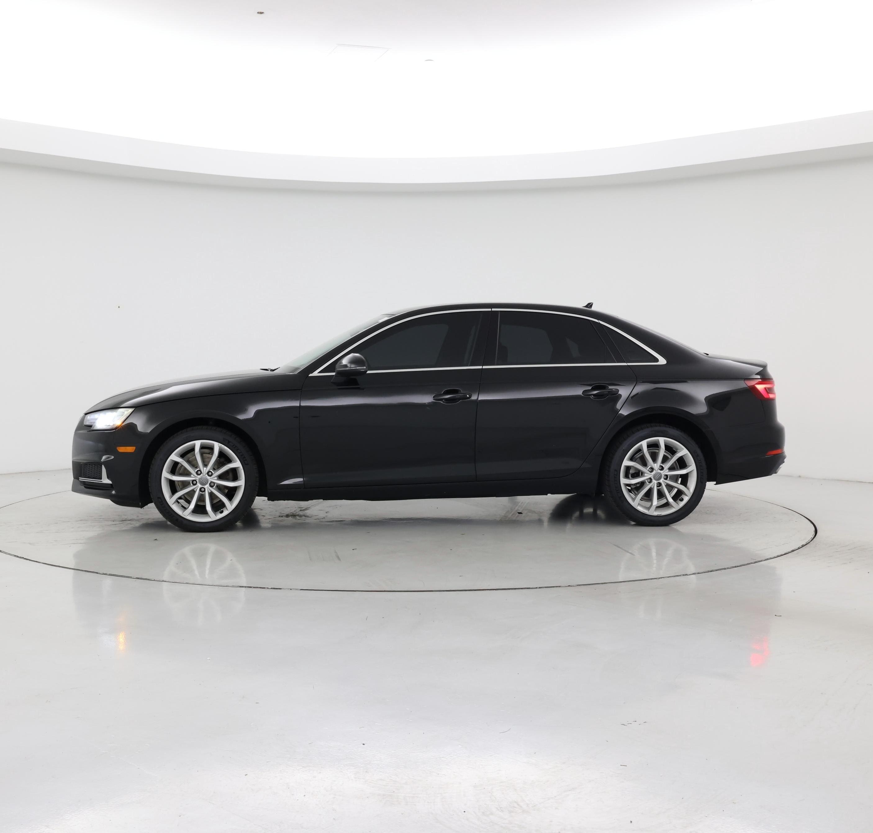 Thumbnail: 2019 Audi A4 - 3