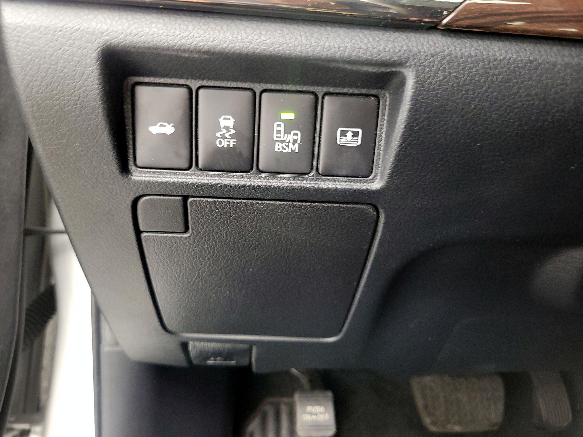 Thumbnail: 2013 Toyota Avalon - 13