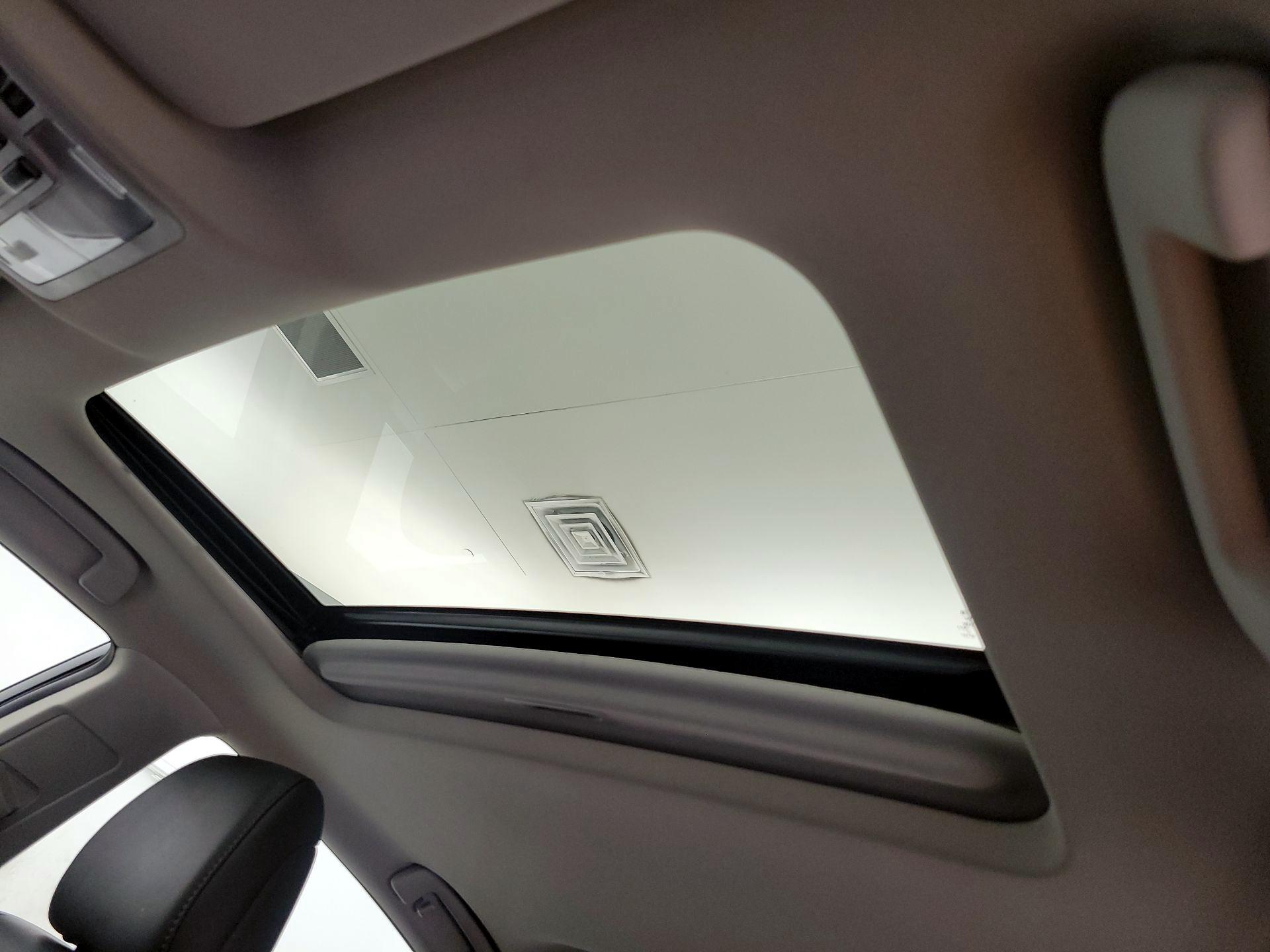 Thumbnail: 2013 Toyota Avalon - 19