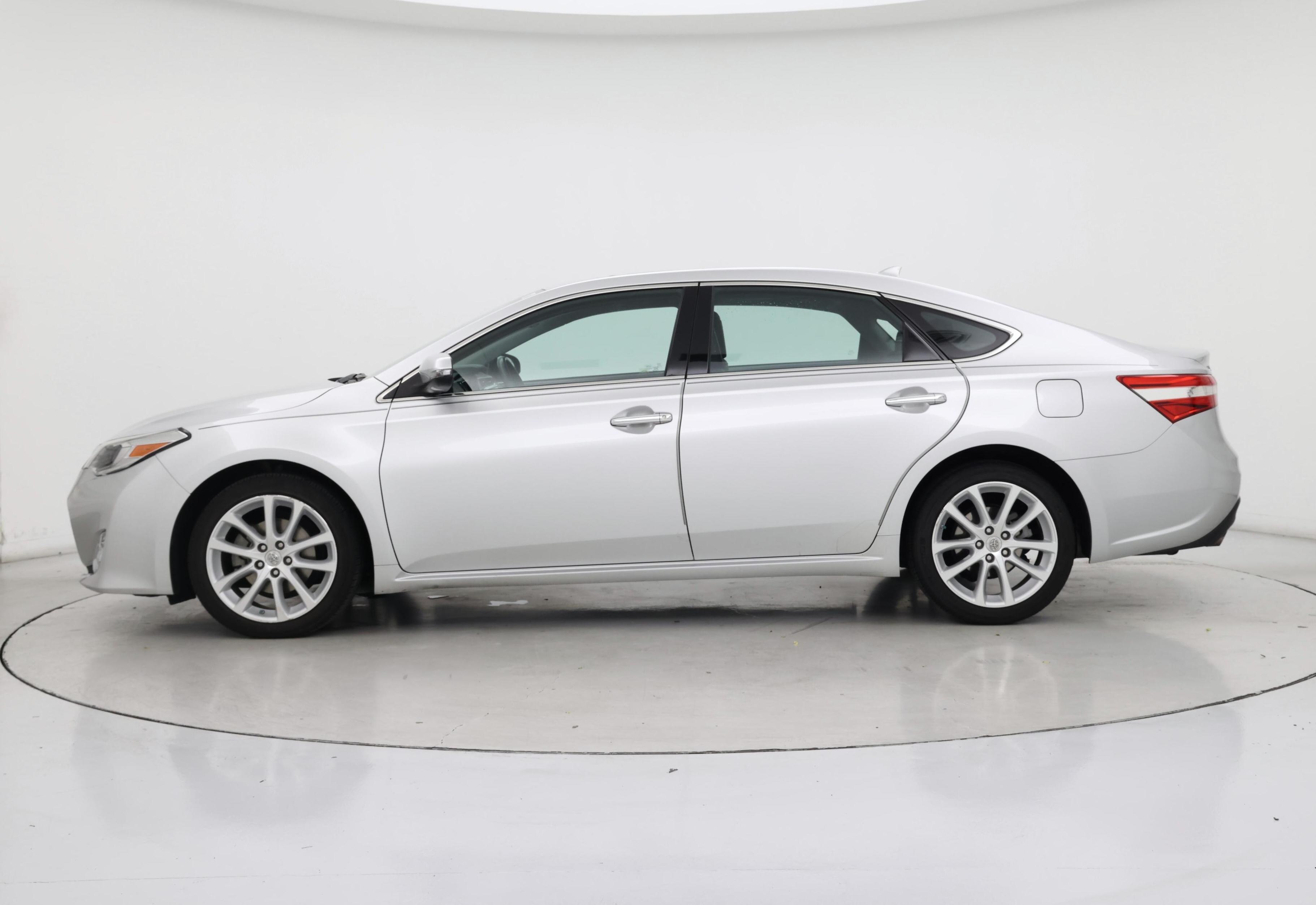 Thumbnail: 2013 Toyota Avalon - 3