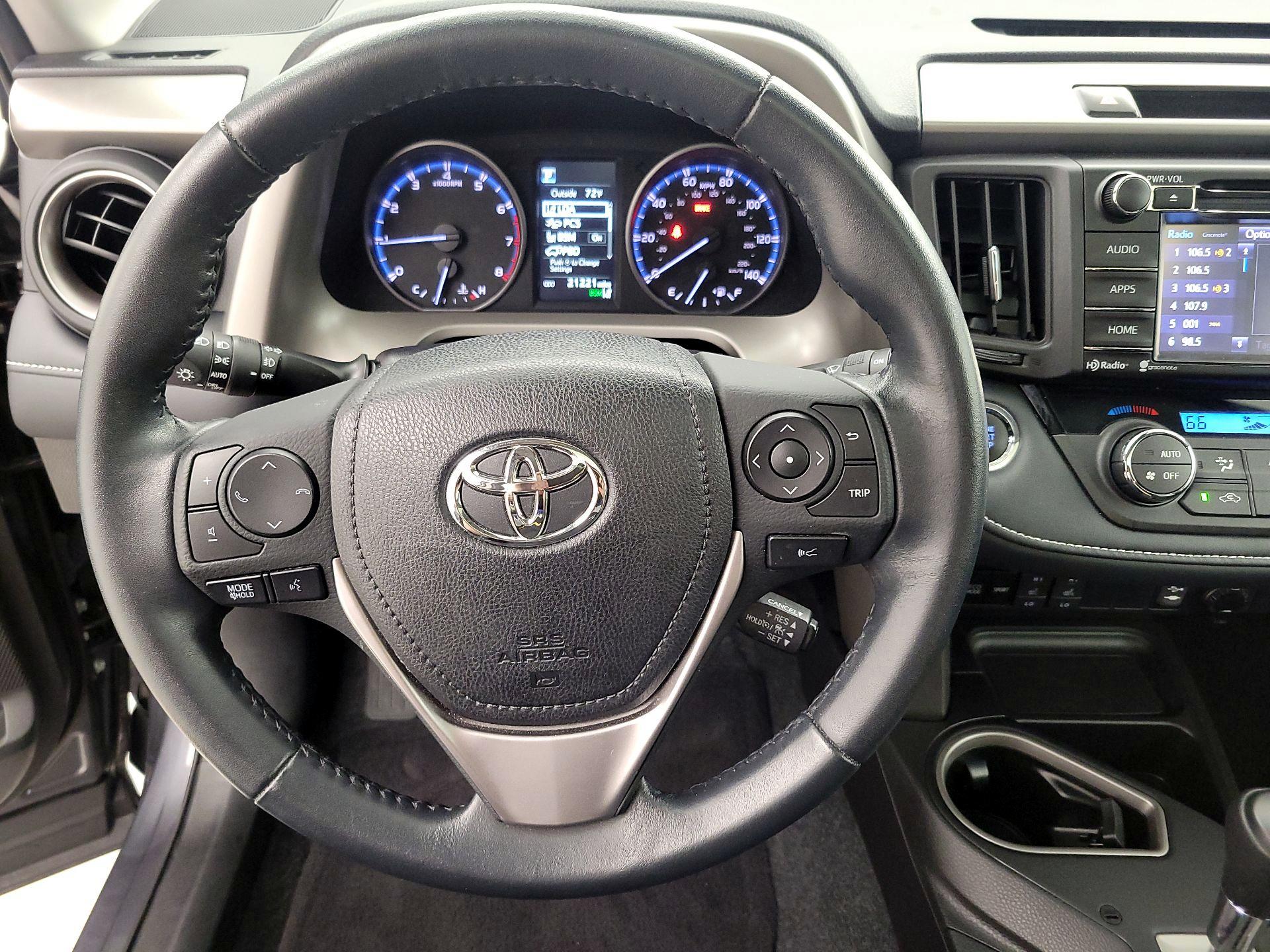 Thumbnail: 2018 Toyota RAV4 - 10