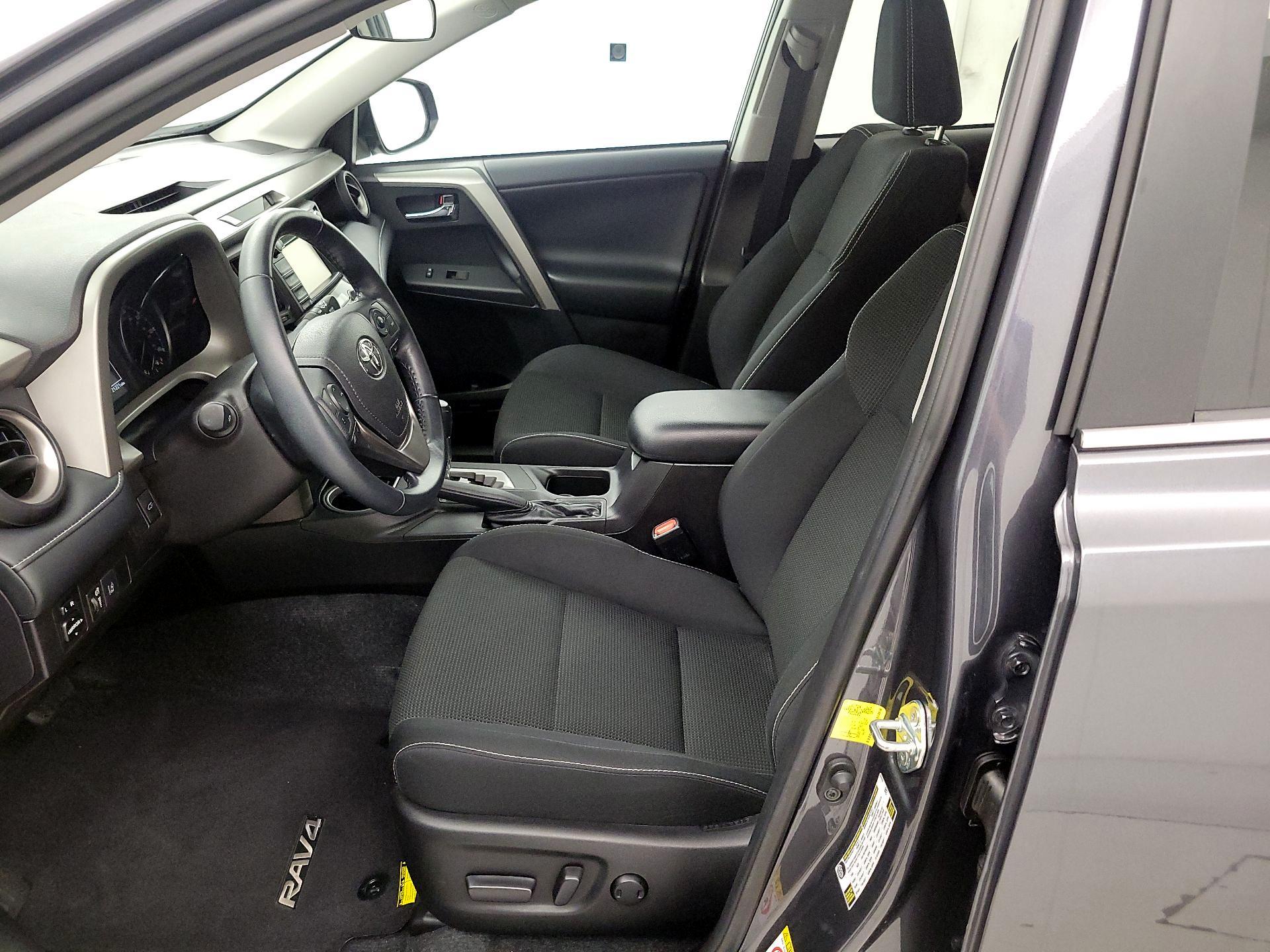 Thumbnail: 2018 Toyota RAV4 - 11