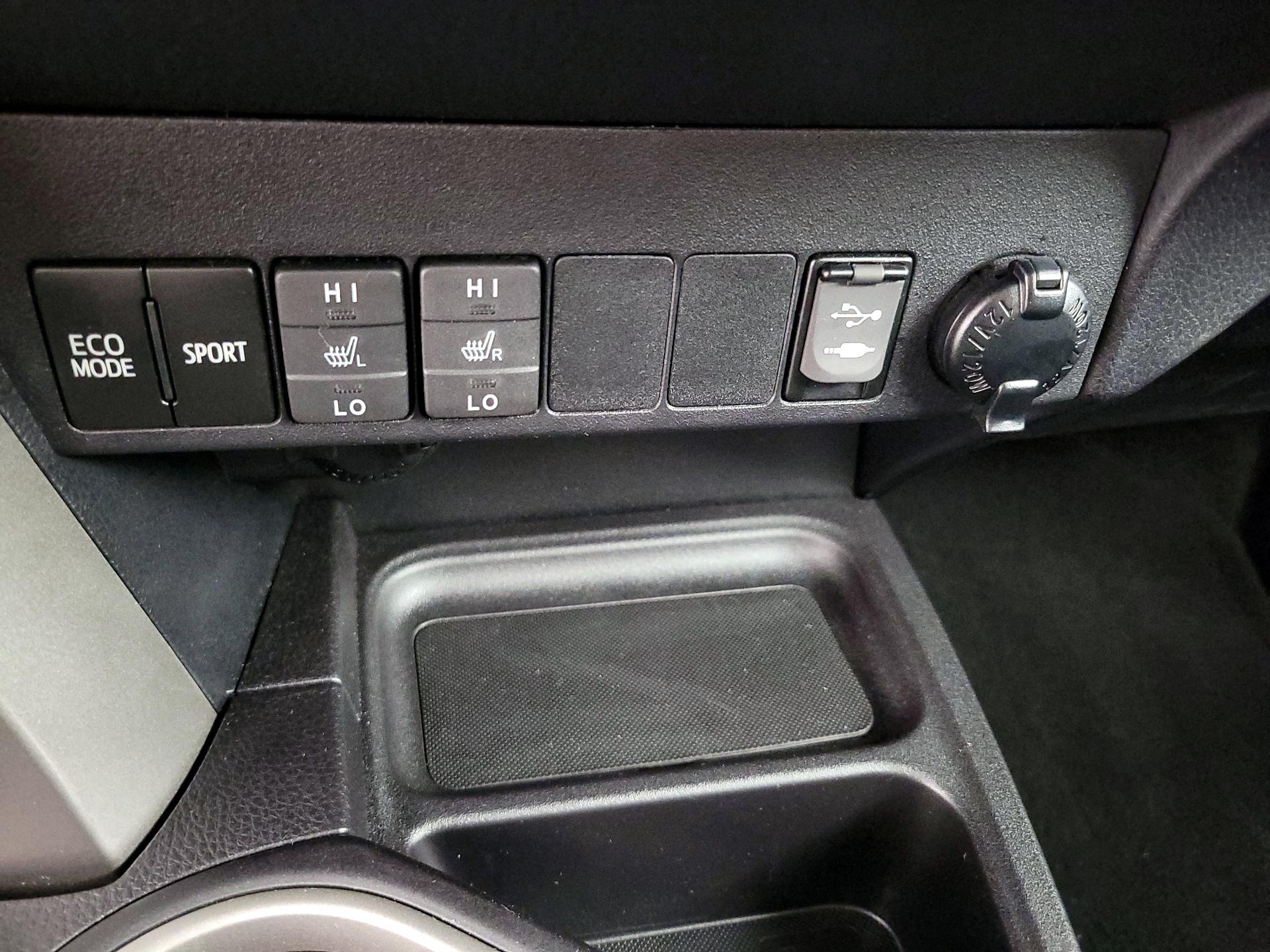 Thumbnail: 2018 Toyota RAV4 - 18