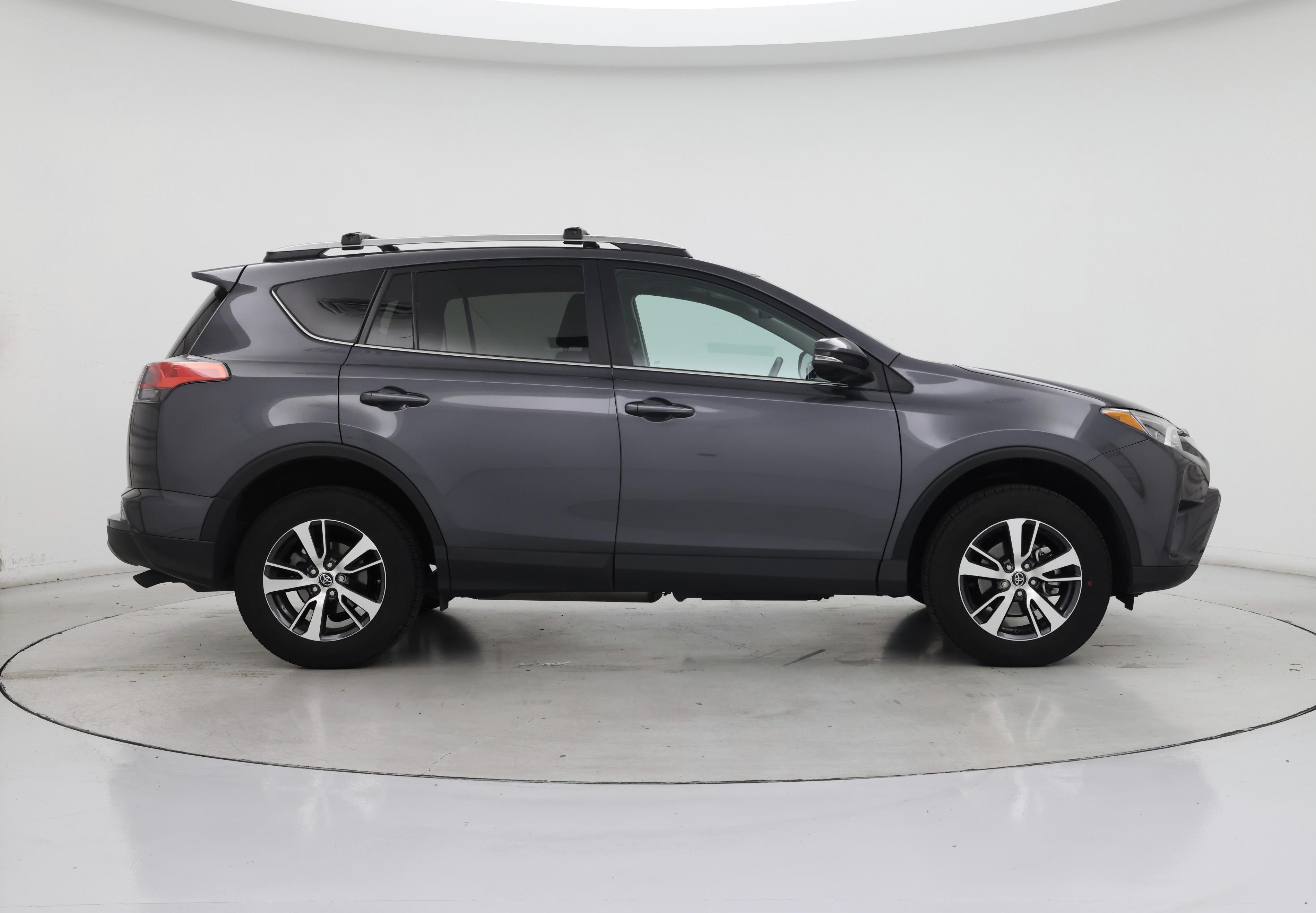 Thumbnail: 2018 Toyota RAV4 - 7