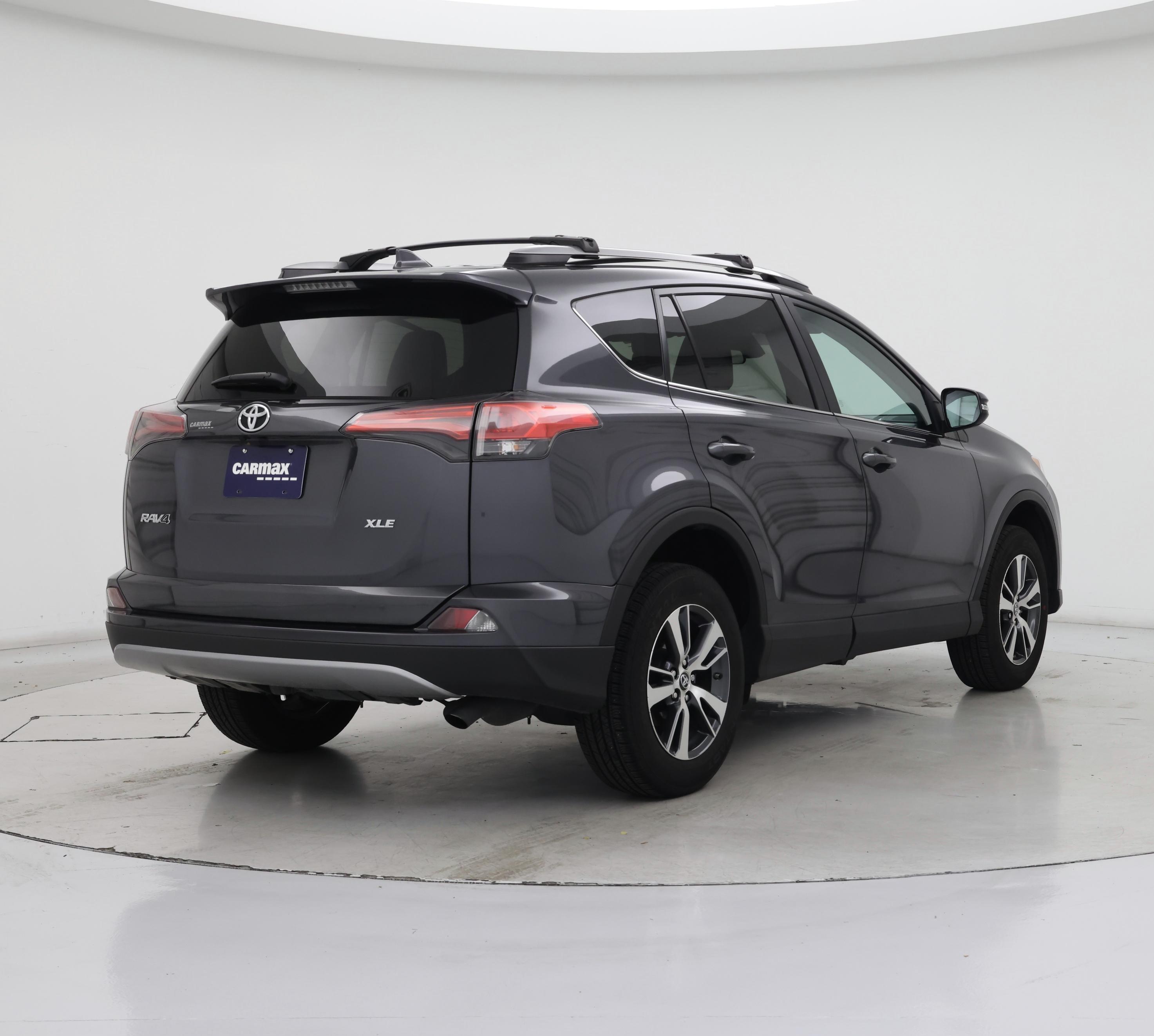 Thumbnail: 2018 Toyota RAV4 - 8