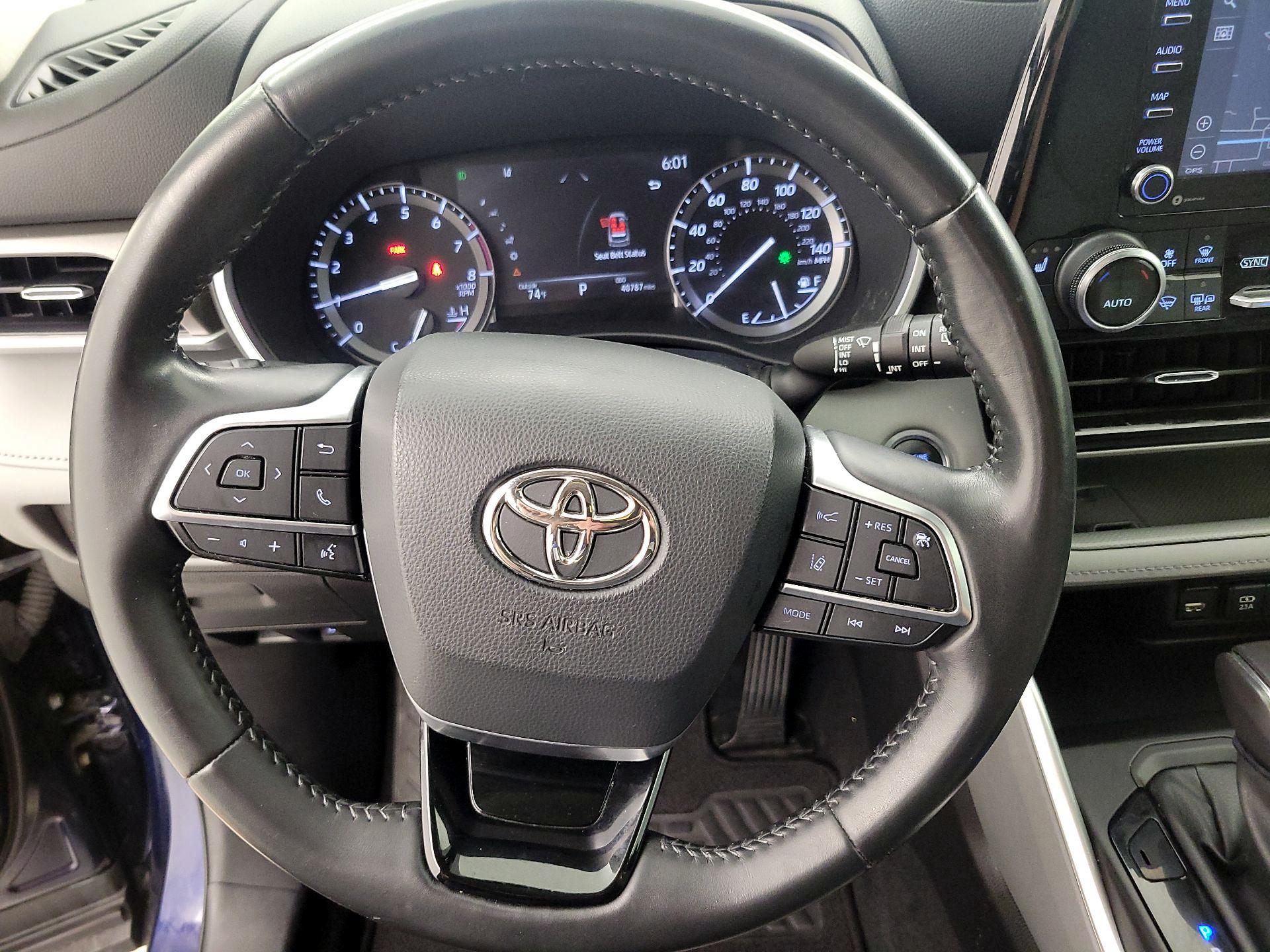 Thumbnail: 2021 Toyota Highlander - 10