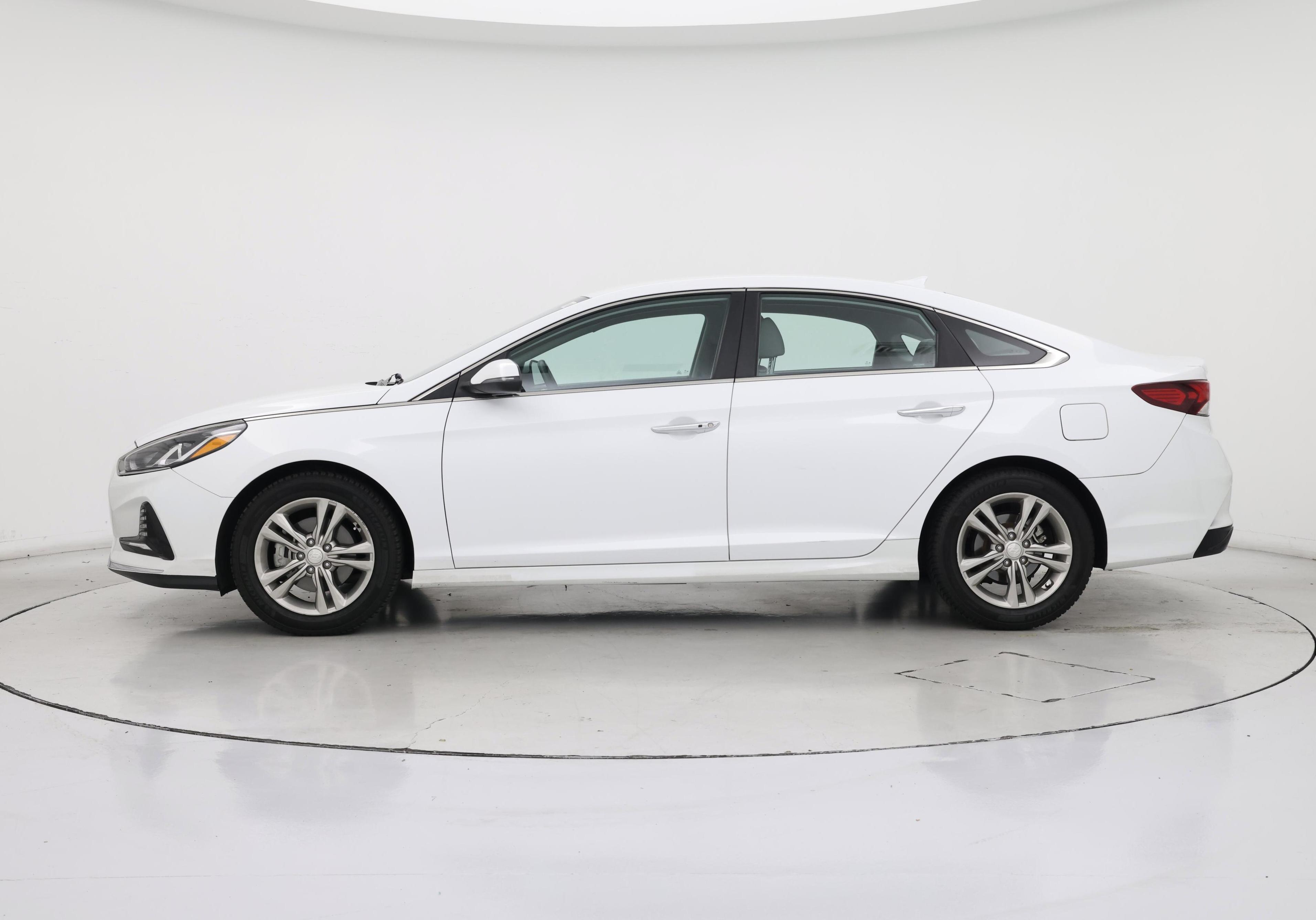 Thumbnail: 2018 Hyundai Sonata - 3