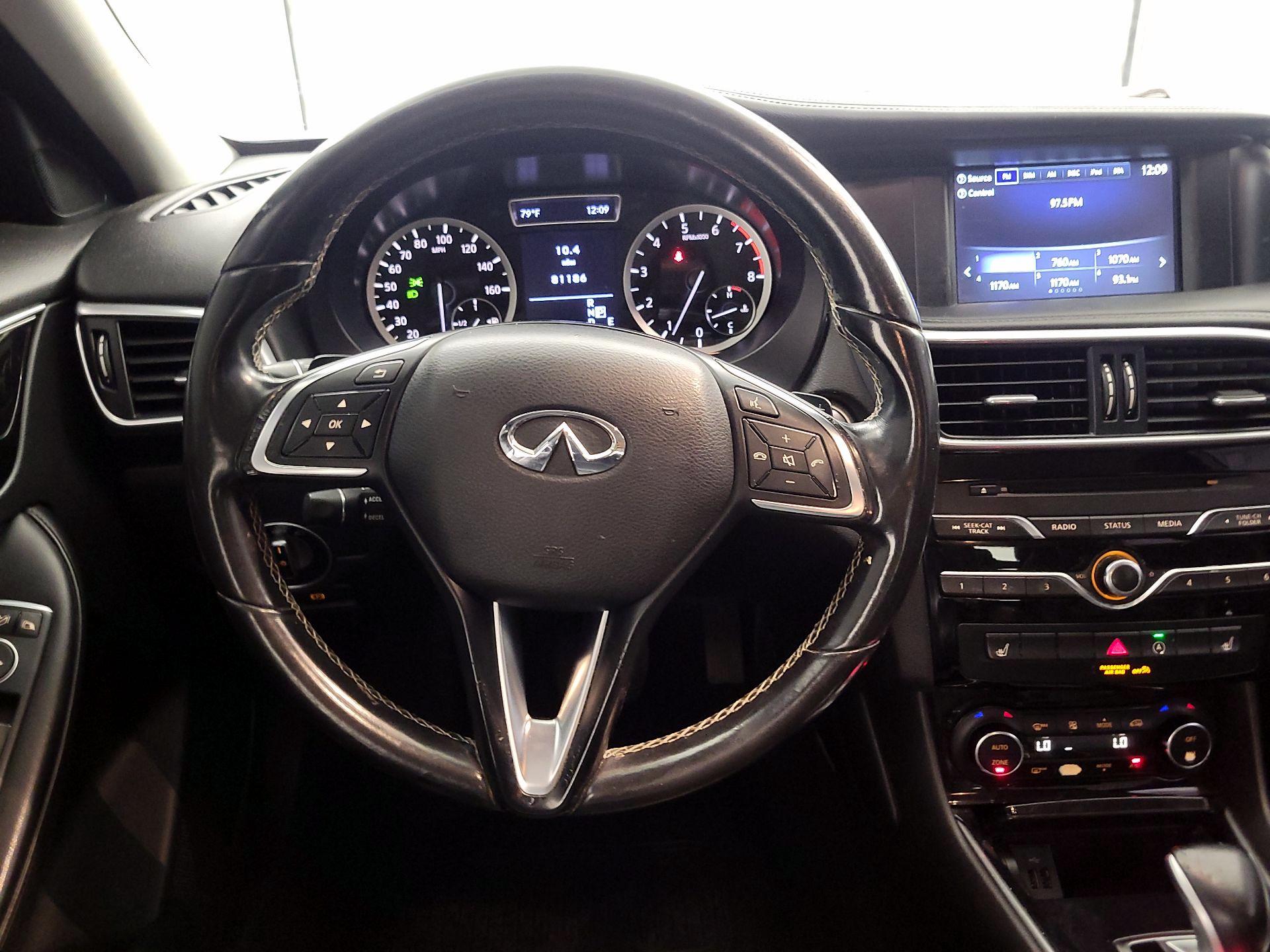 Thumbnail: 2017 INFINITI QX30 - 10