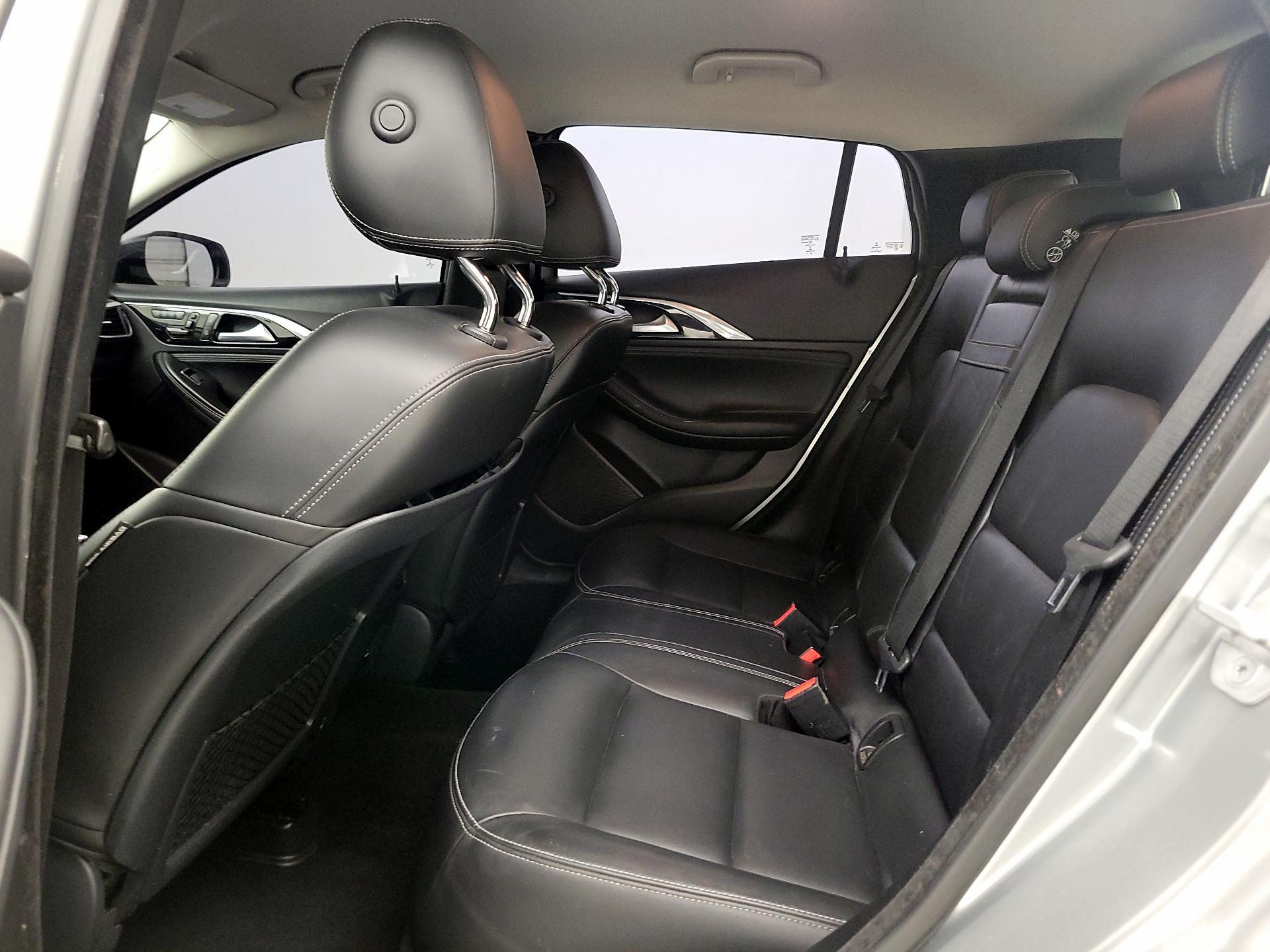 Thumbnail: 2017 INFINITI QX30 - 19