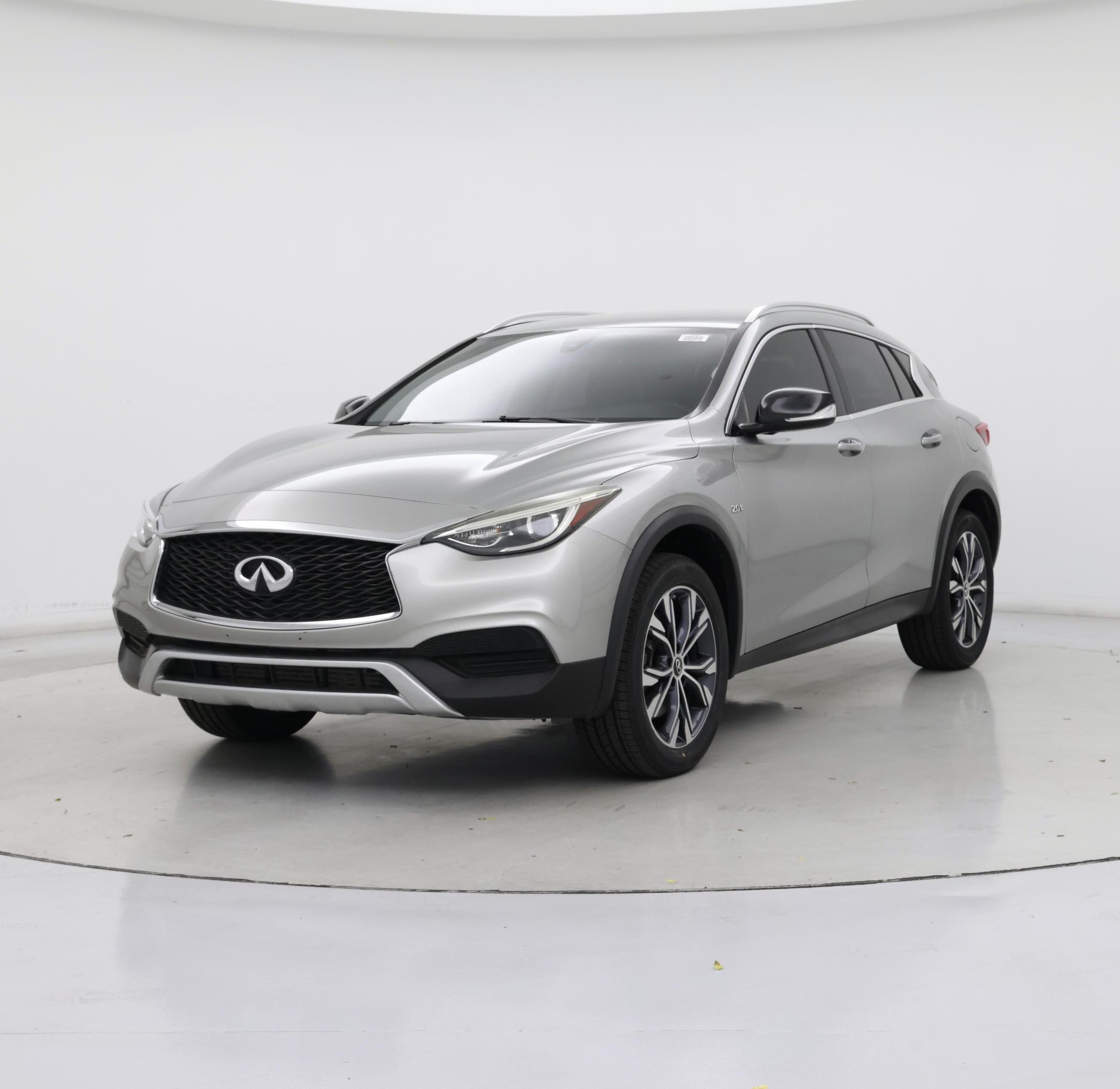 Thumbnail: 2017 INFINITI QX30 - 4