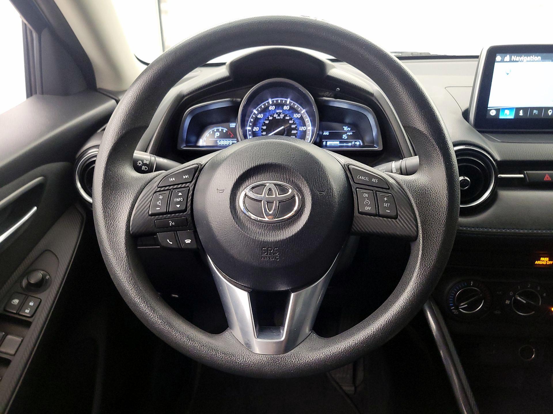 Thumbnail: 2017 Toyota Yaris iA - 10