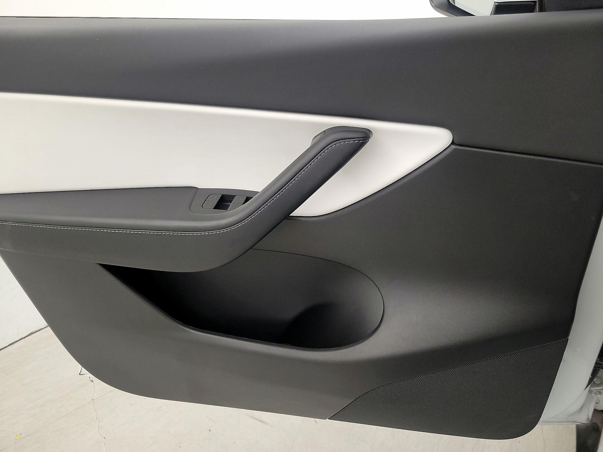 Thumbnail: 2022 Tesla Model Y - 12