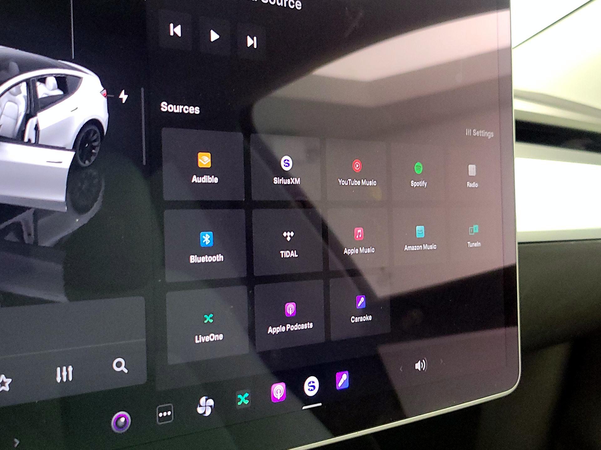 Thumbnail: 2022 Tesla Model Y - 14