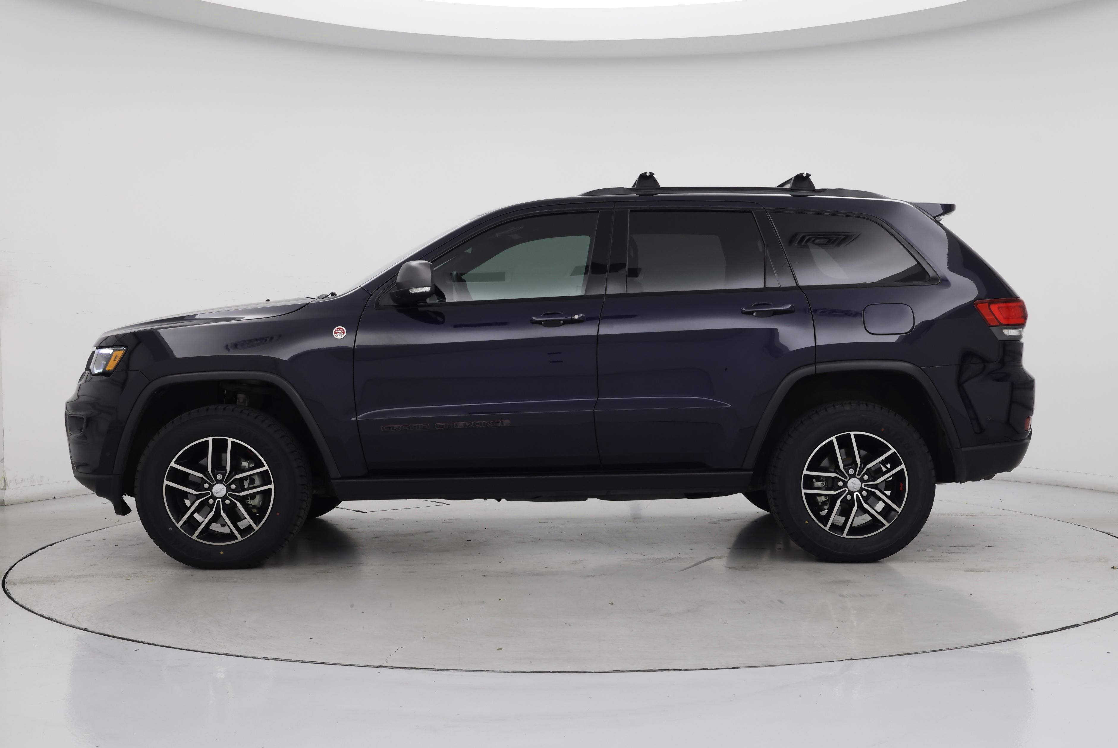 Thumbnail: 2018 Jeep Grand Cherokee - 3
