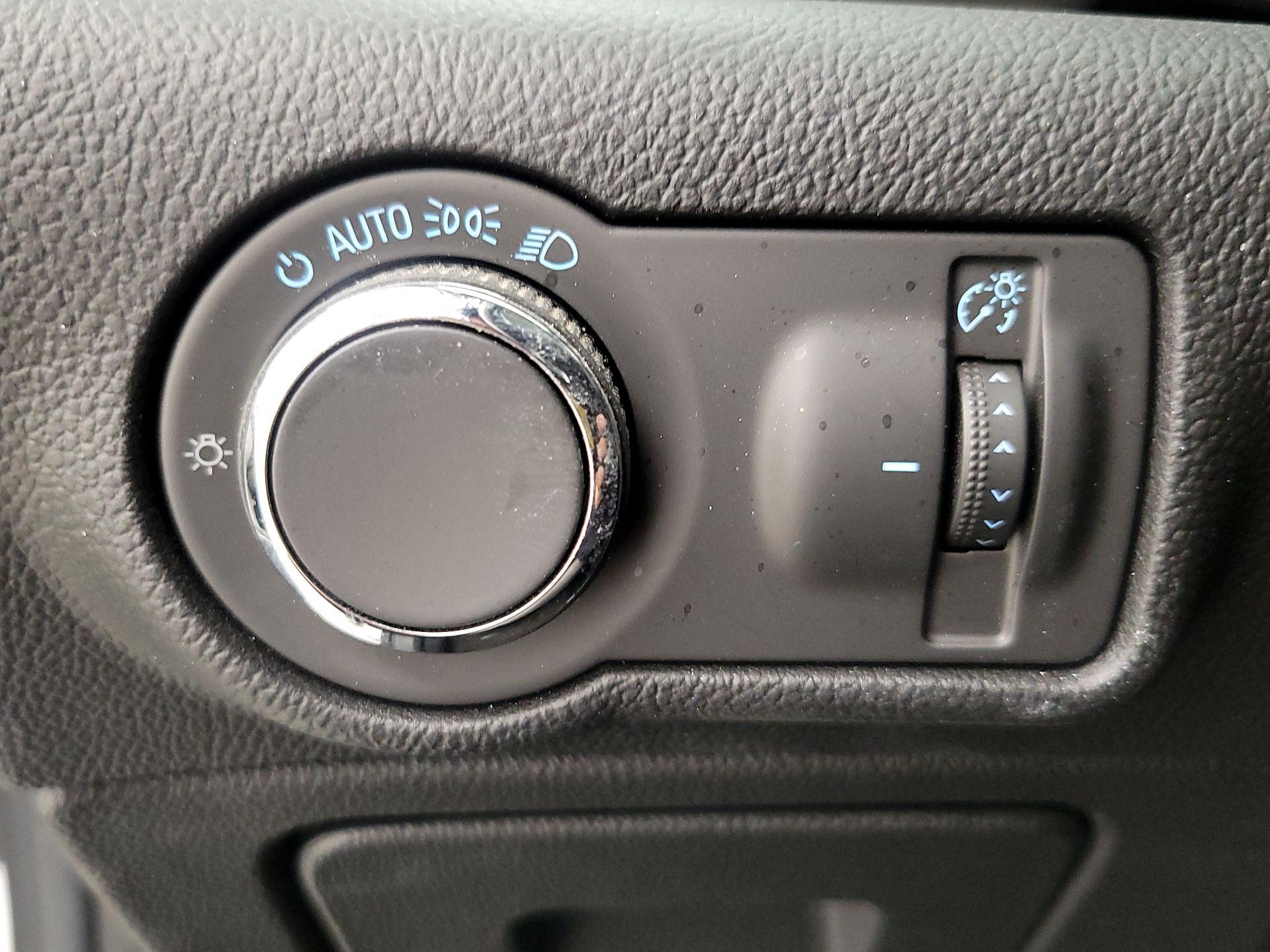 Thumbnail: 2015 Buick Verano - 13