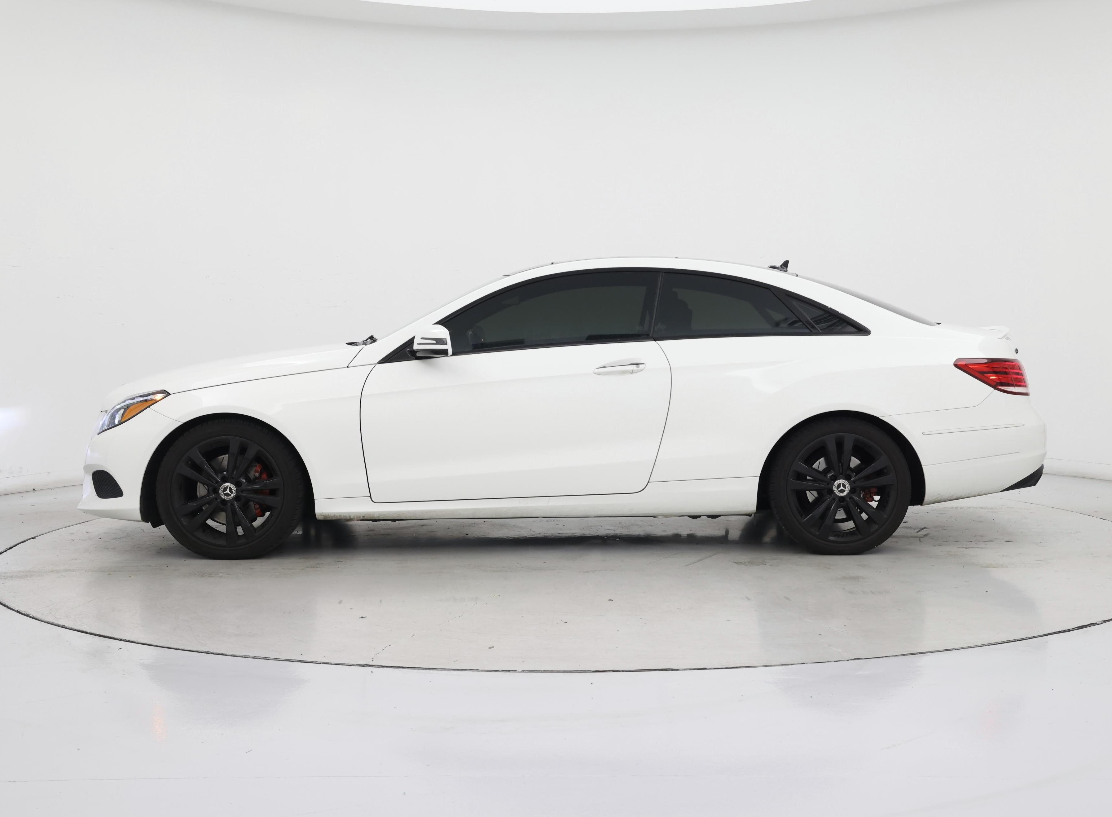 Thumbnail: 2016 Mercedes-Benz E-Class - 3