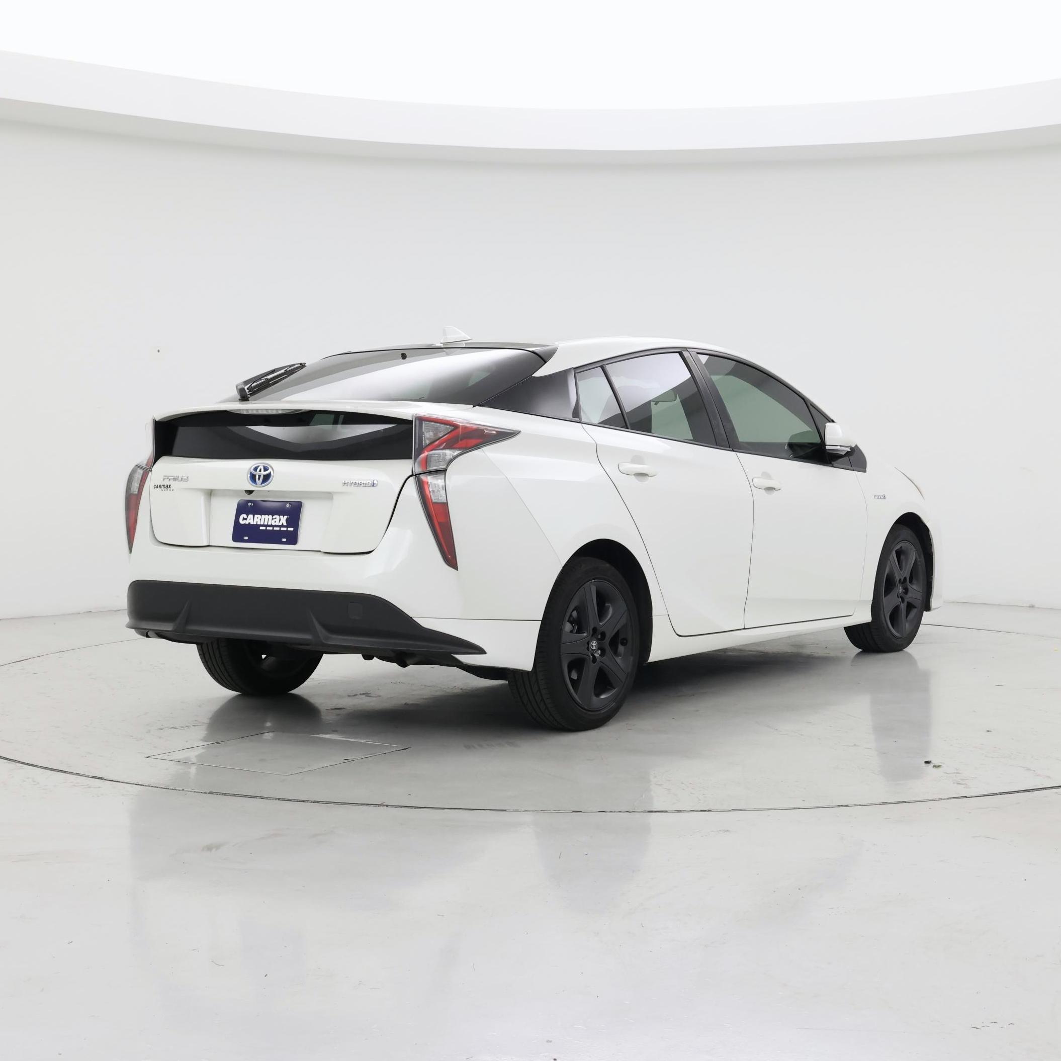 Thumbnail: 2017 Toyota Prius - 8