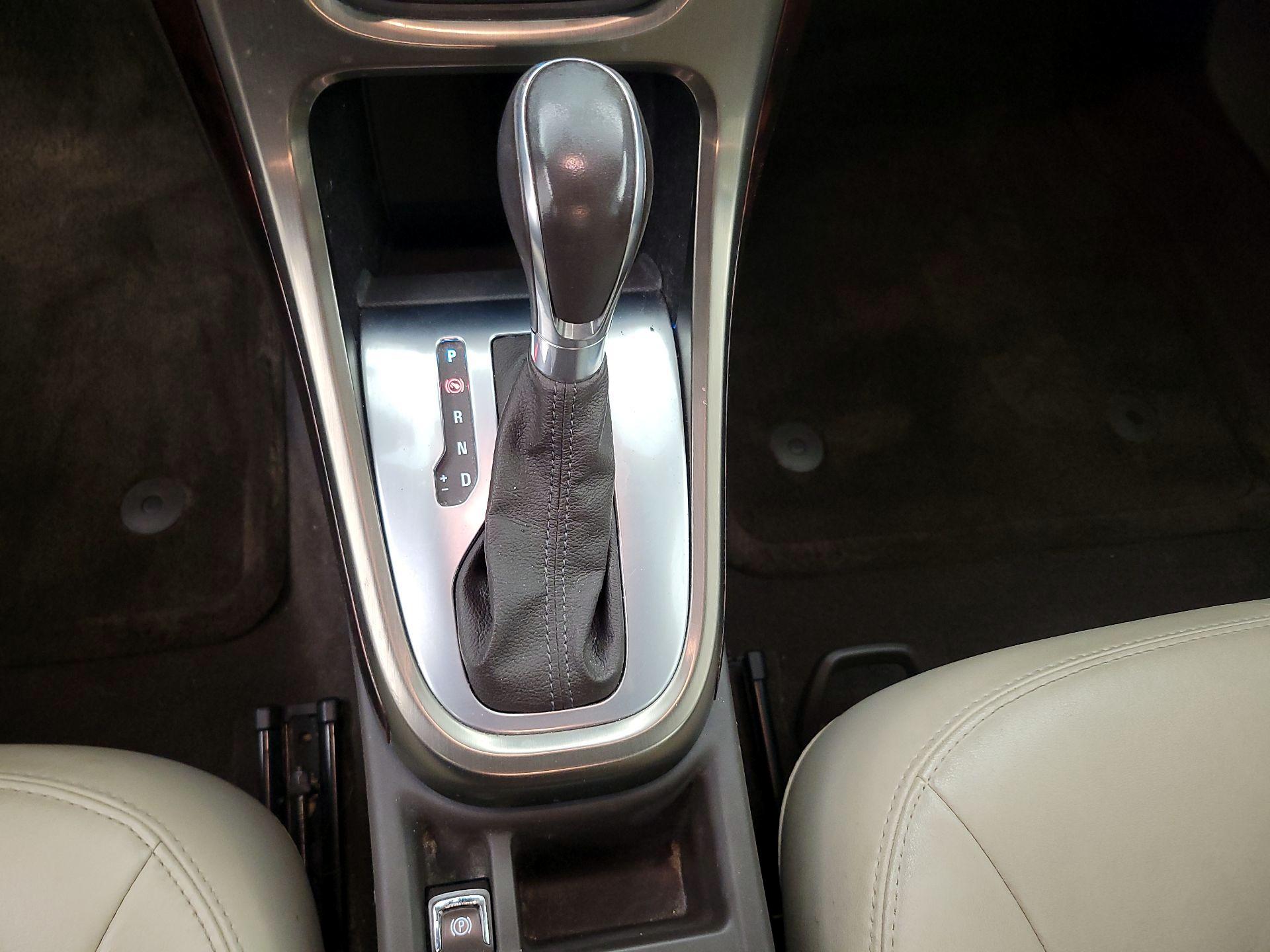 Thumbnail: 2016 Buick Verano - 17
