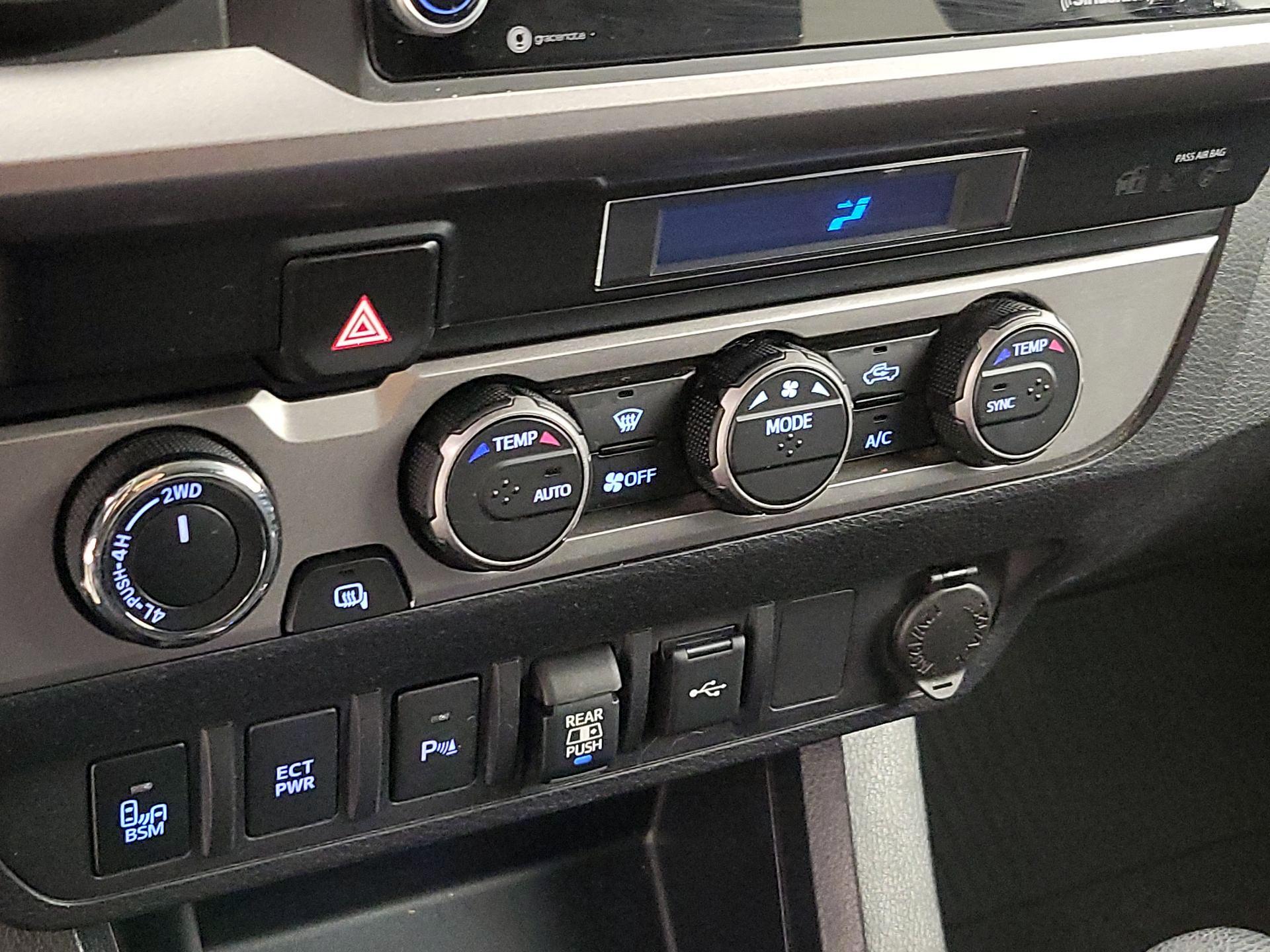 Thumbnail: 2021 Toyota Tacoma - 17