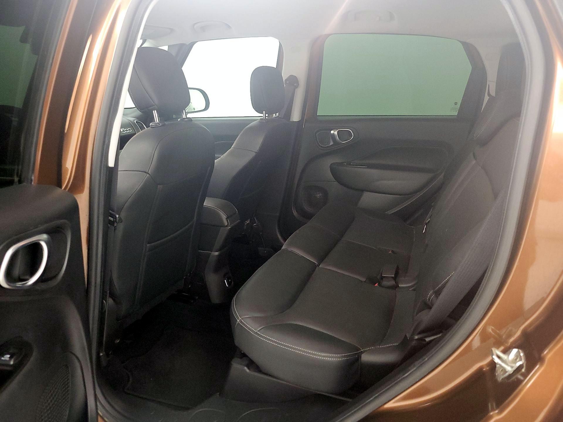 Thumbnail: 2018 Fiat 500L - 18