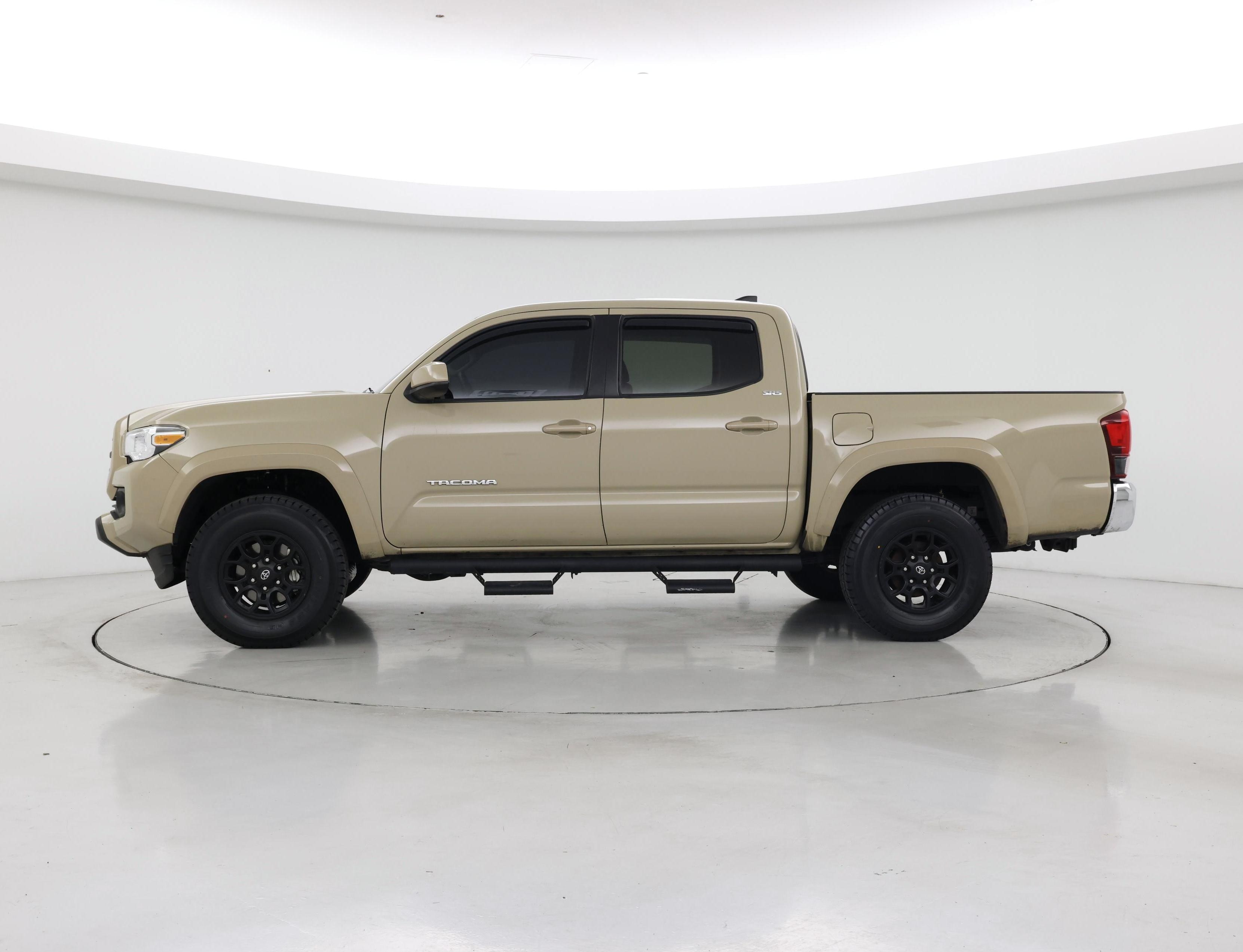 Thumbnail: 2019 Toyota Tacoma - 3