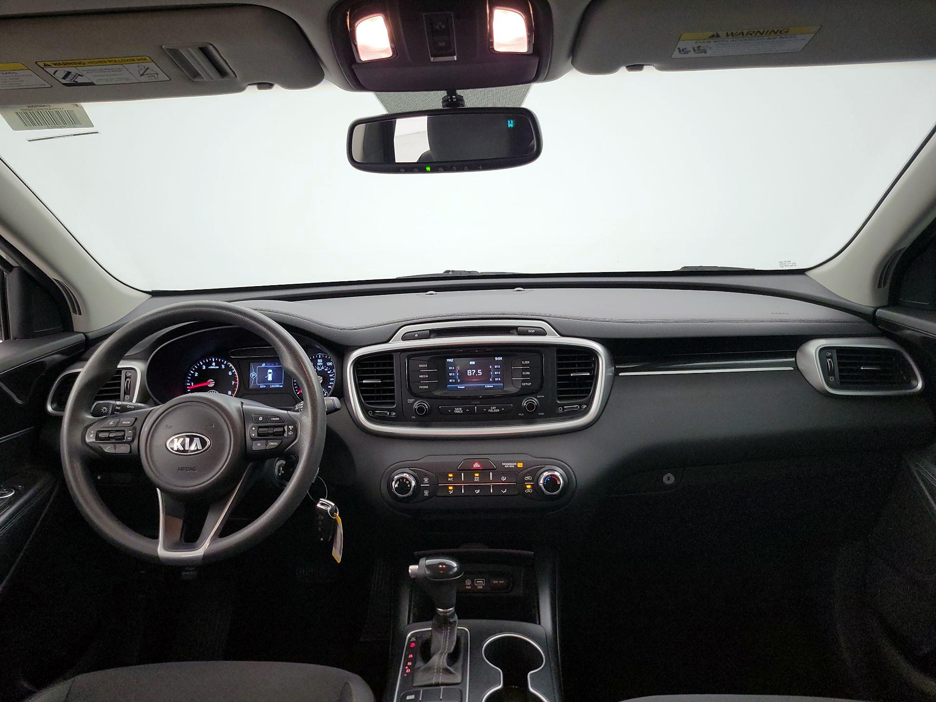 Thumbnail: 2017 Kia Sorento - 9
